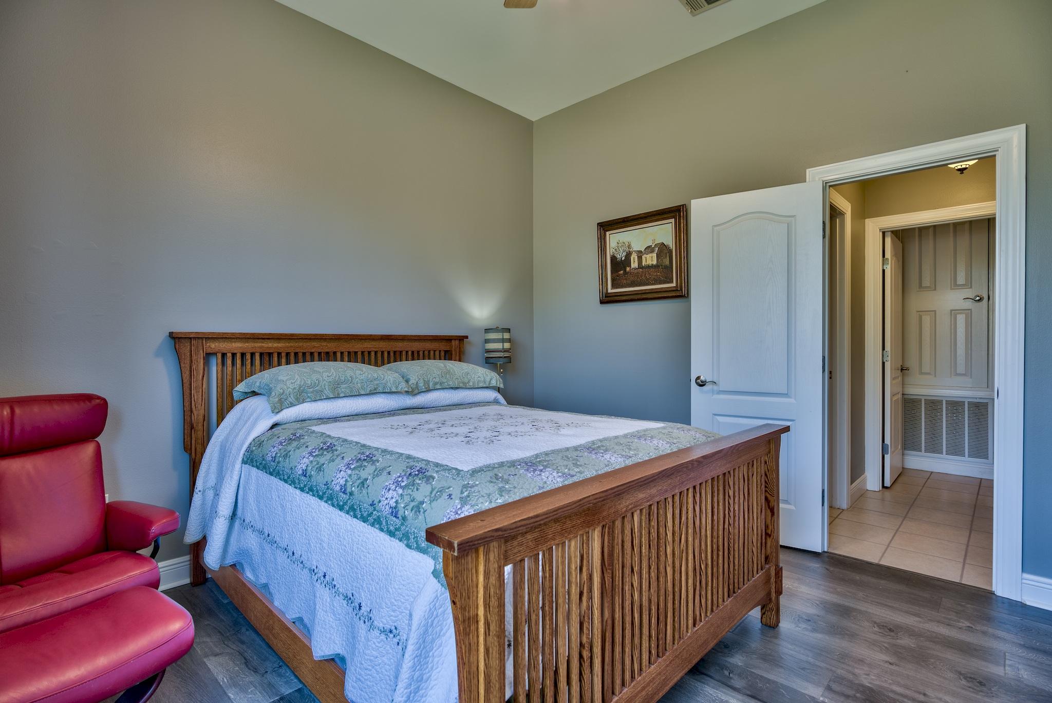 COUNTRY CLUB ESTATES - Residential