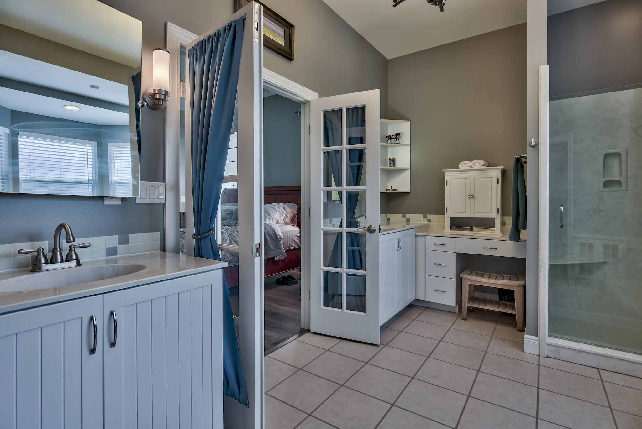 COUNTRY CLUB ESTATES - Residential