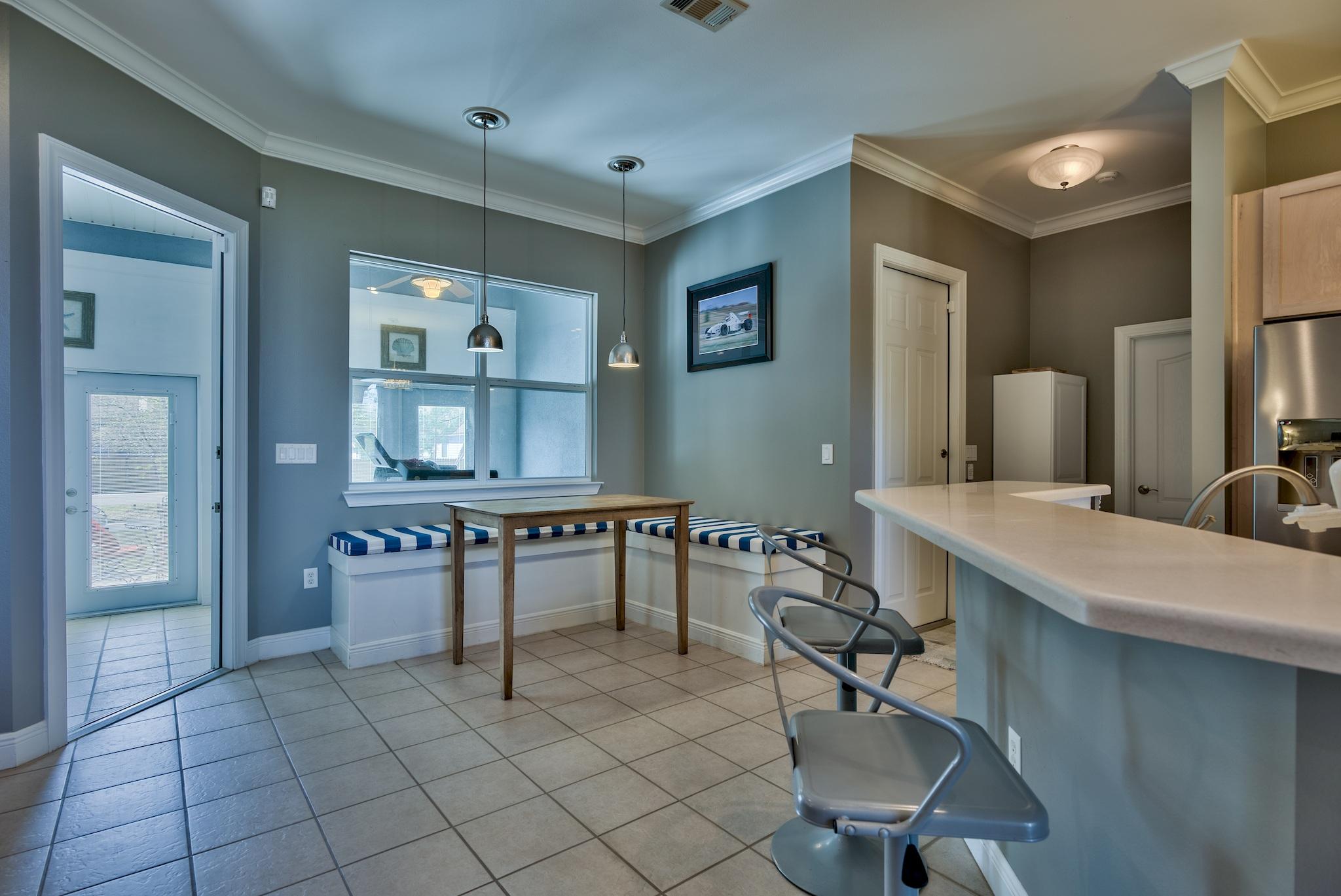 COUNTRY CLUB ESTATES - Residential