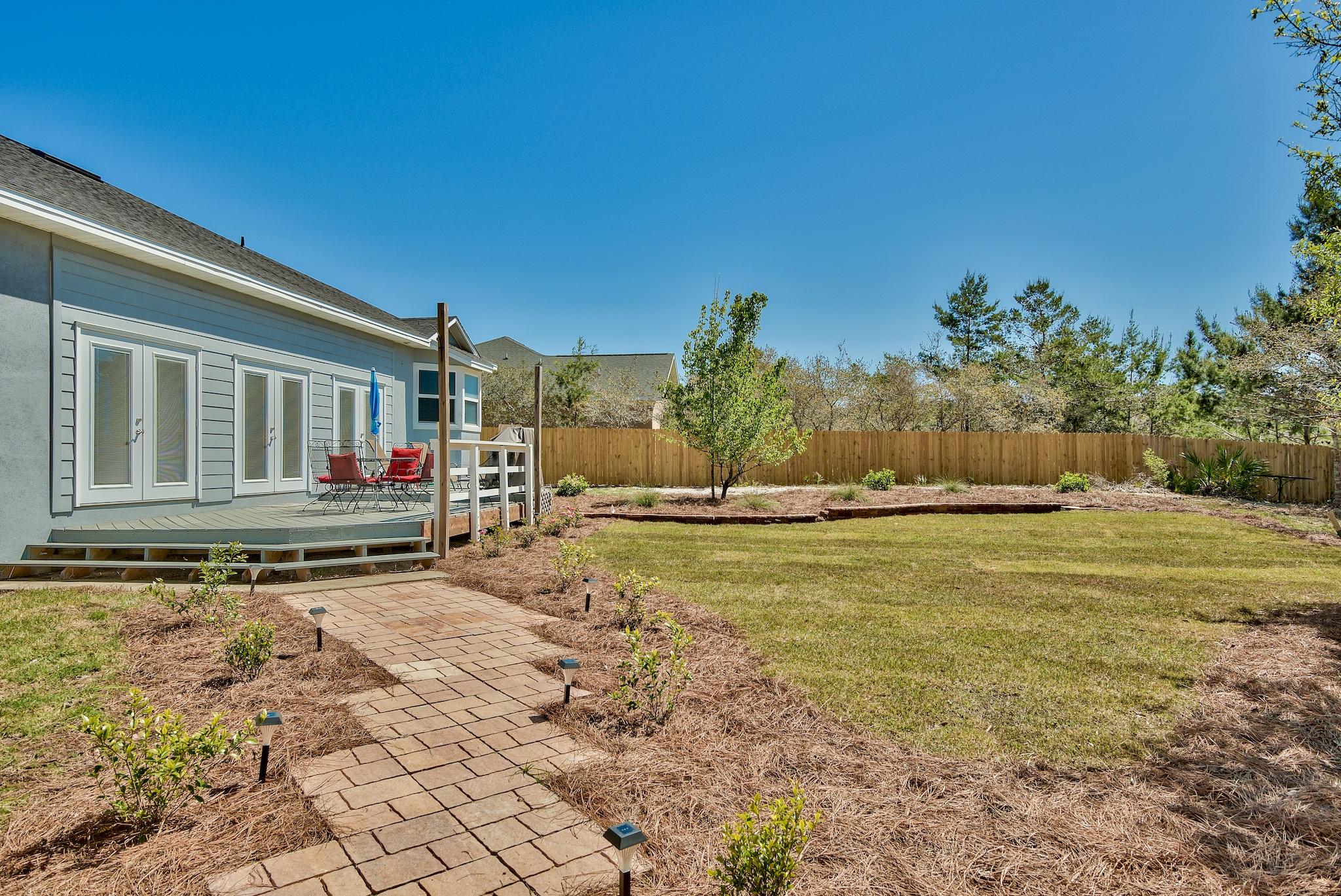 COUNTRY CLUB ESTATES - Residential