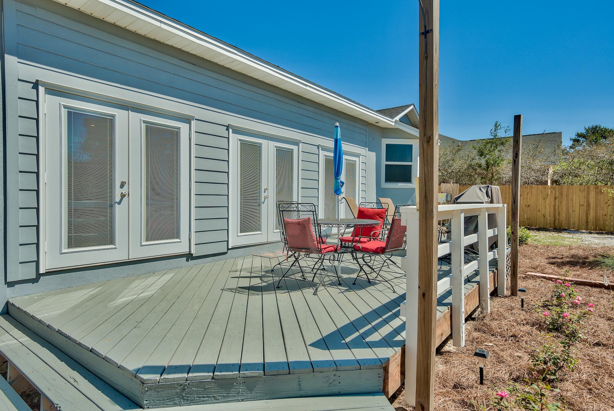 COUNTRY CLUB ESTATES - Residential