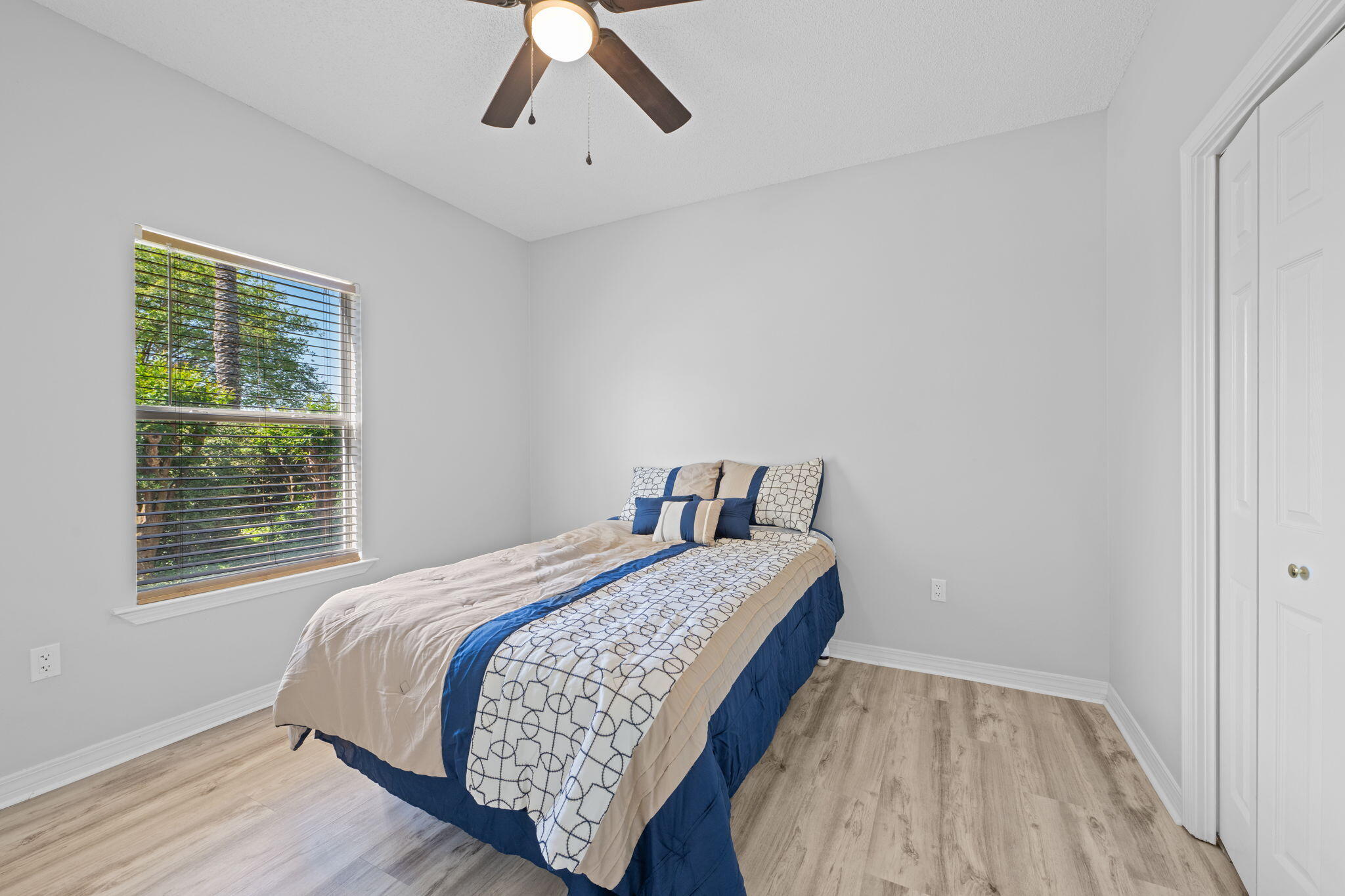 COSTA VERDE - Residential