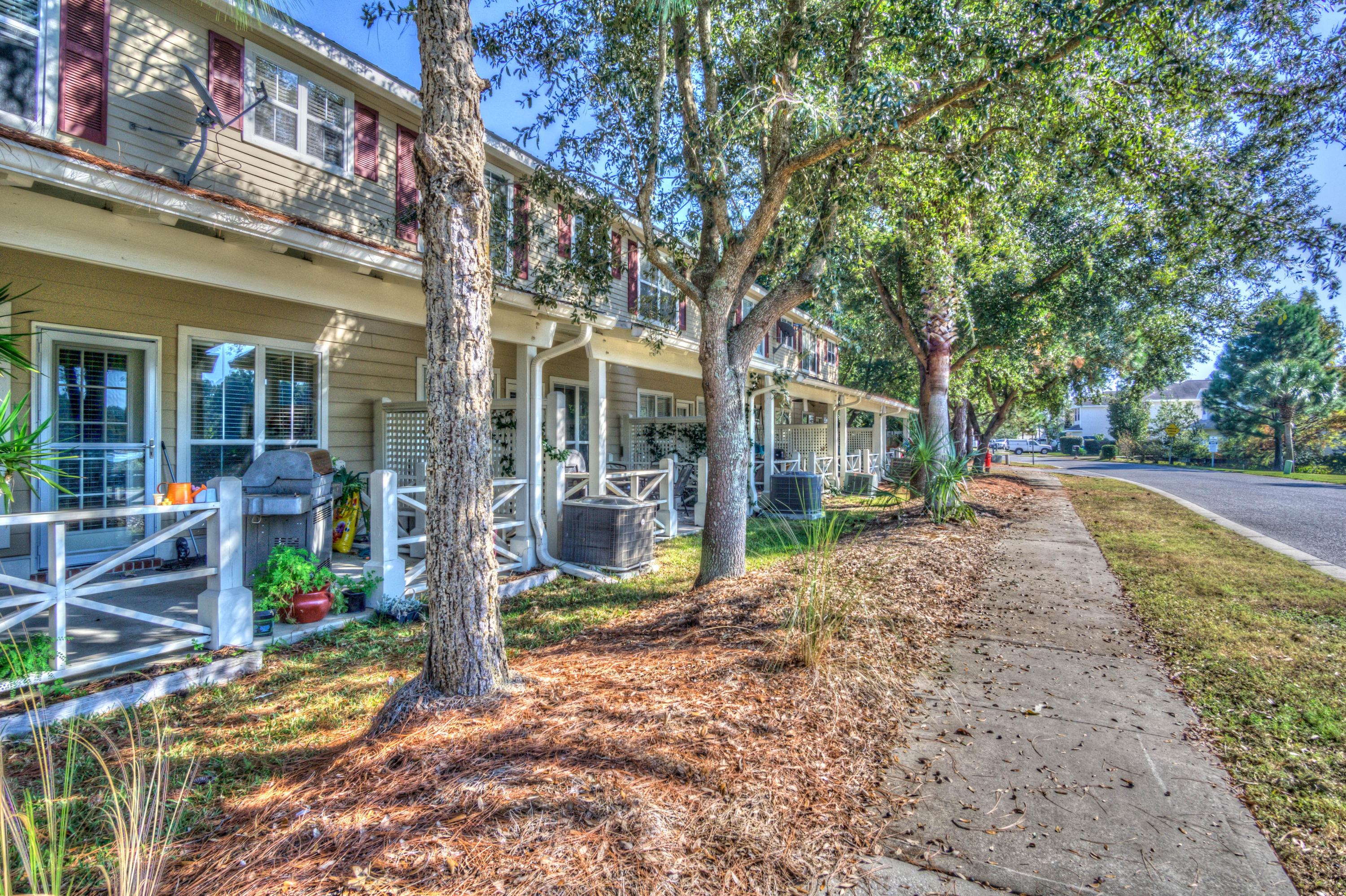TWIN LAKES TOWNHOMES PH 2 - Residential