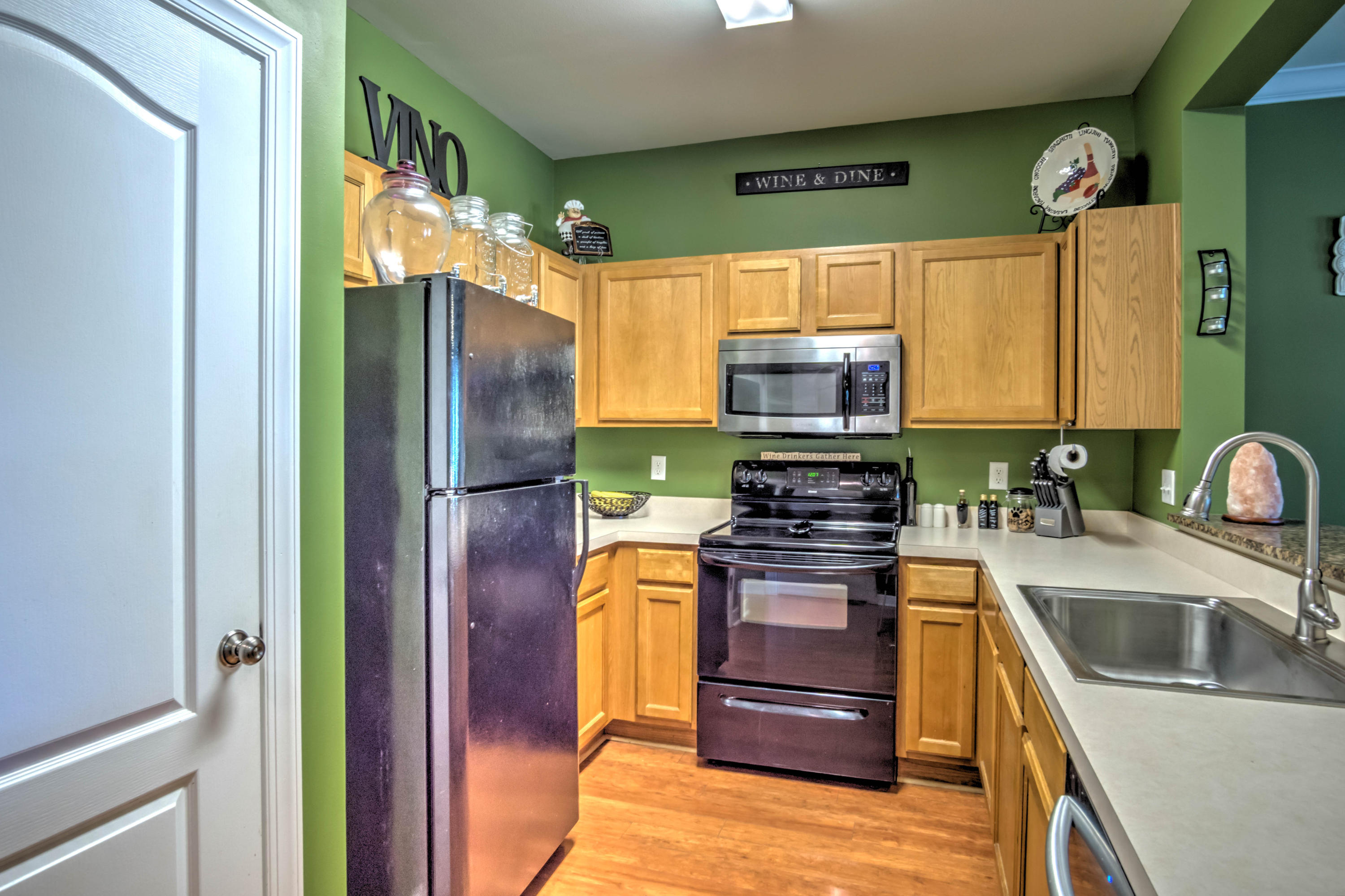 TWIN LAKES TOWNHOMES PH 2 - Residential
