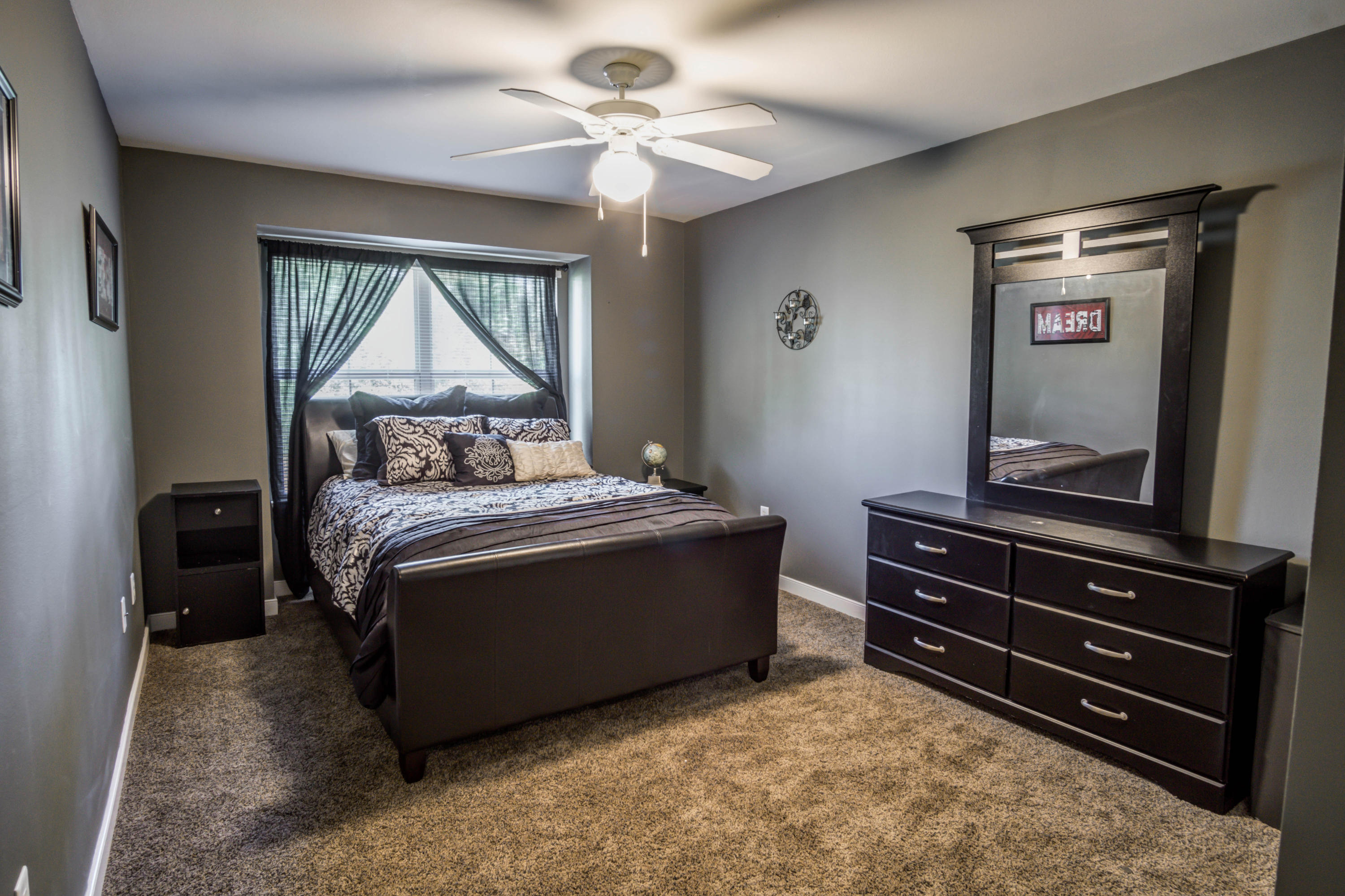 TWIN LAKES TOWNHOMES PH 2 - Residential