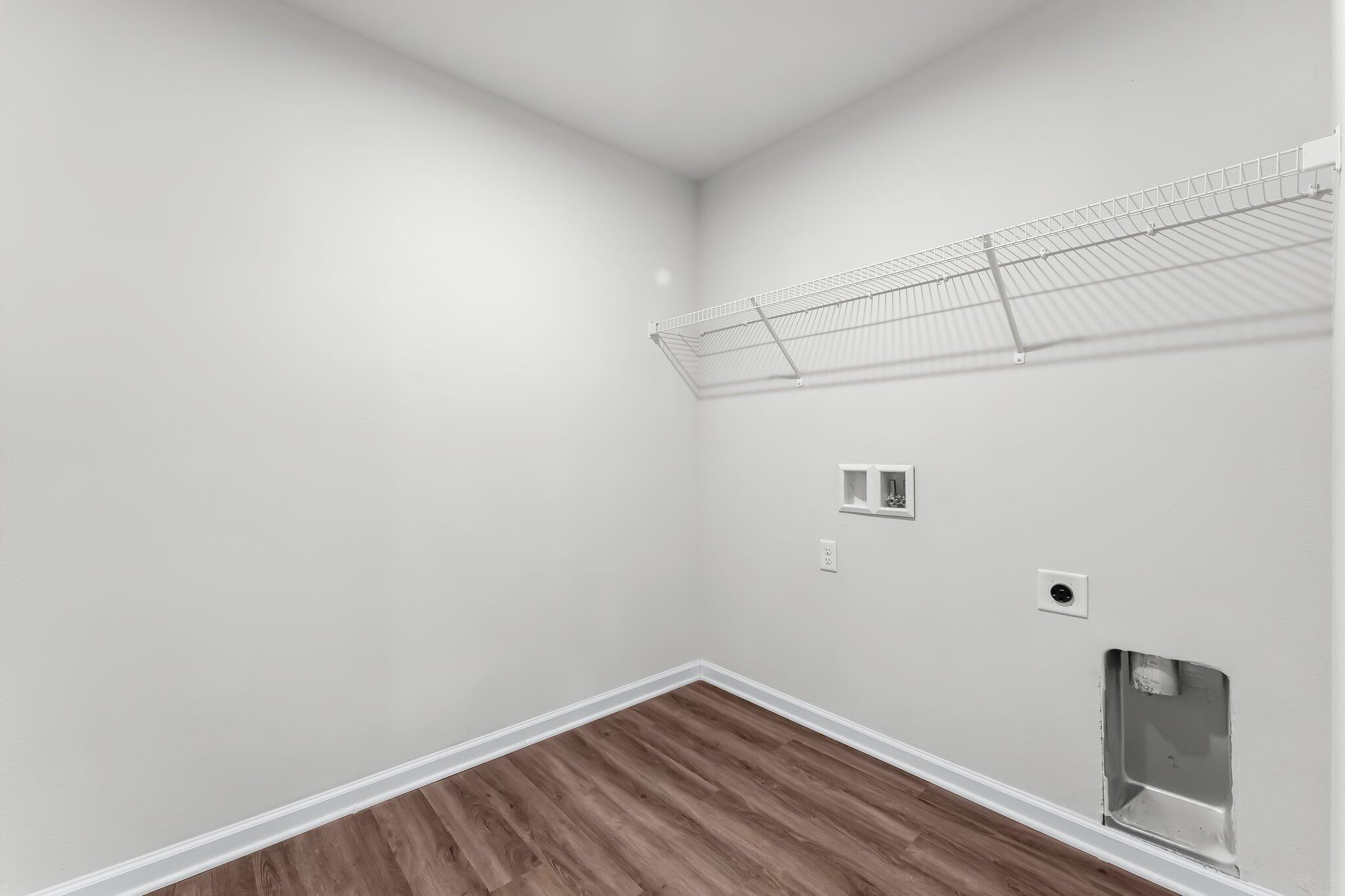 CROSS CREEK - Residential Lease