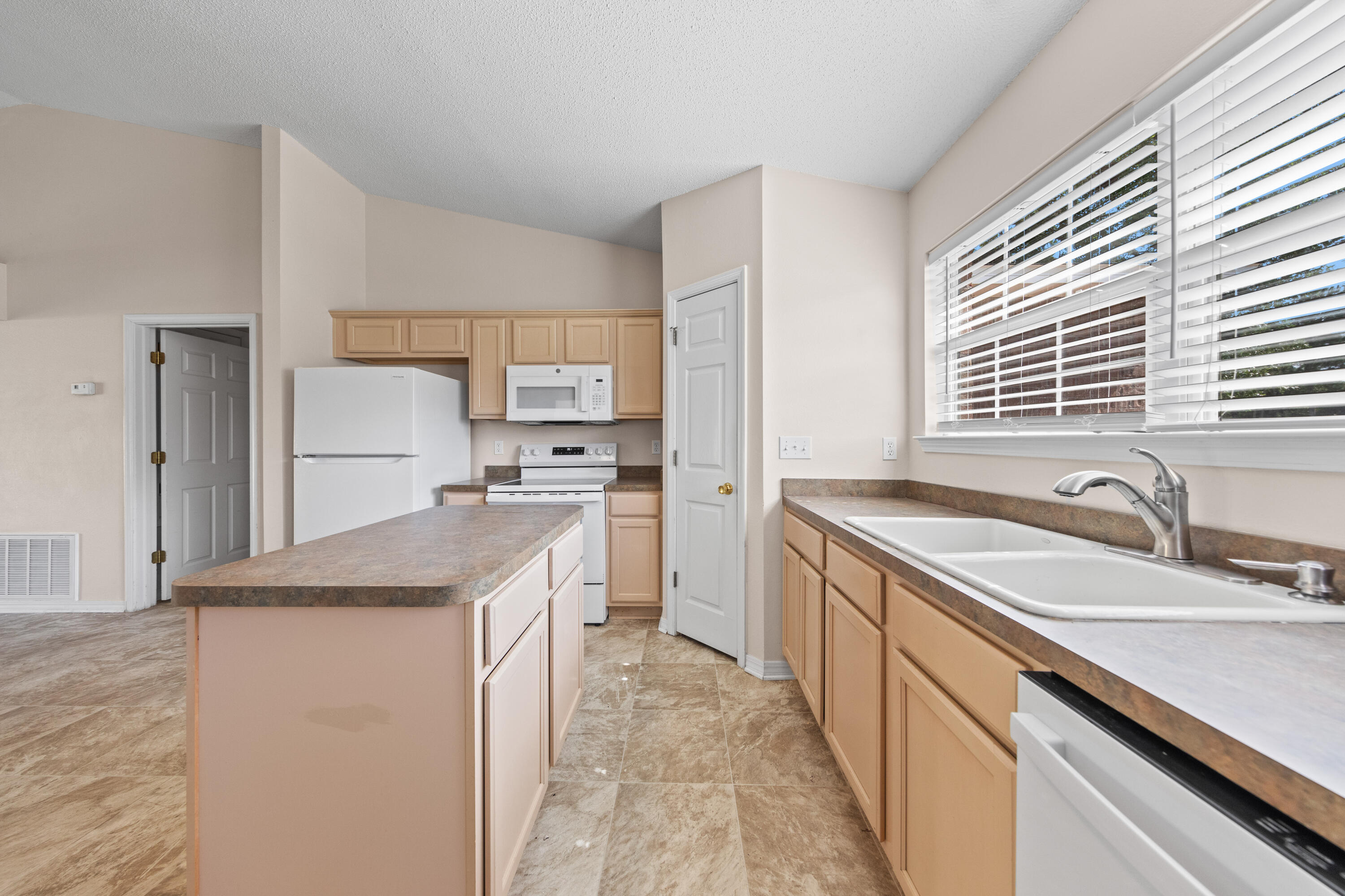 REDSTONE ESTATES - Residential