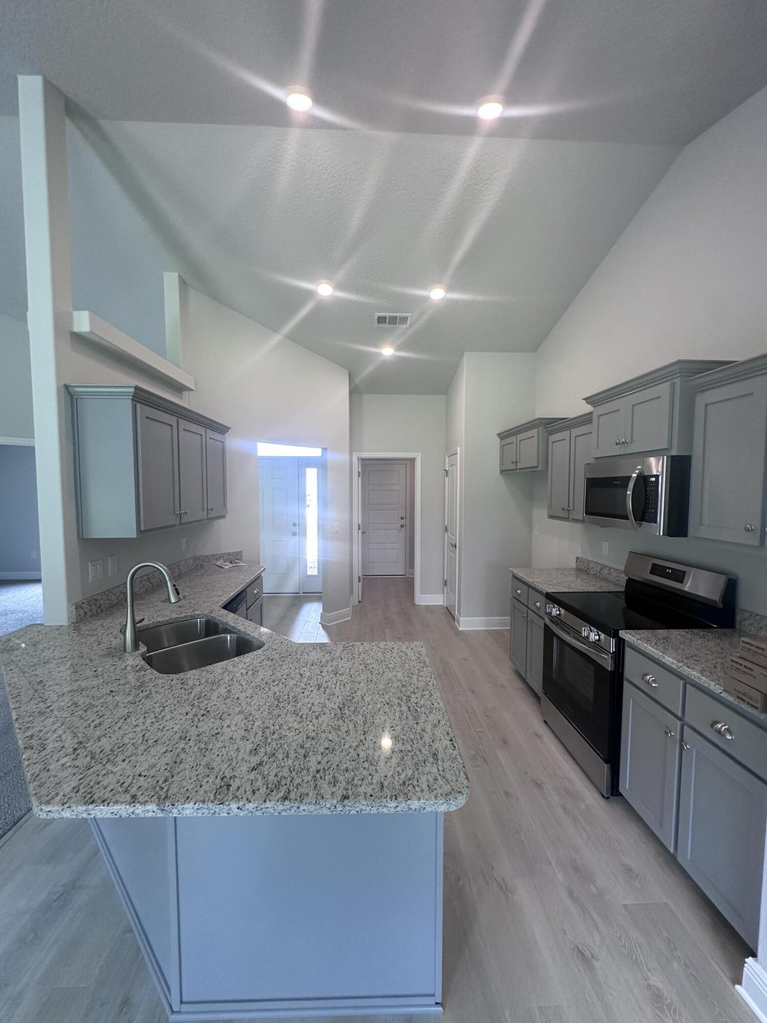 ASHTON VIEW - Residential