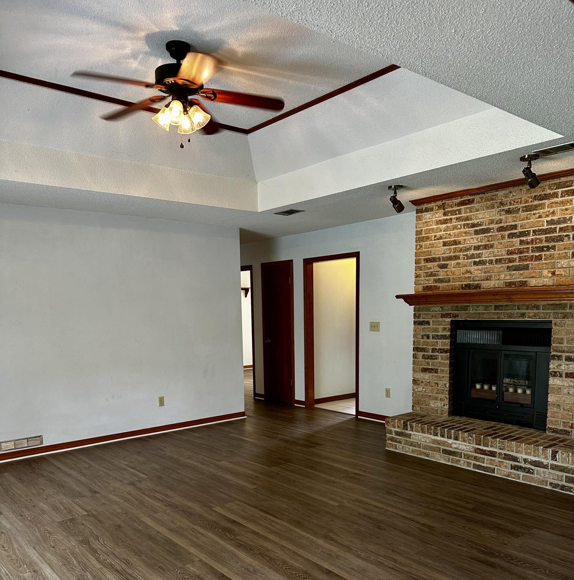 CARIBBEAN VILLAGE 1B - Residential Lease