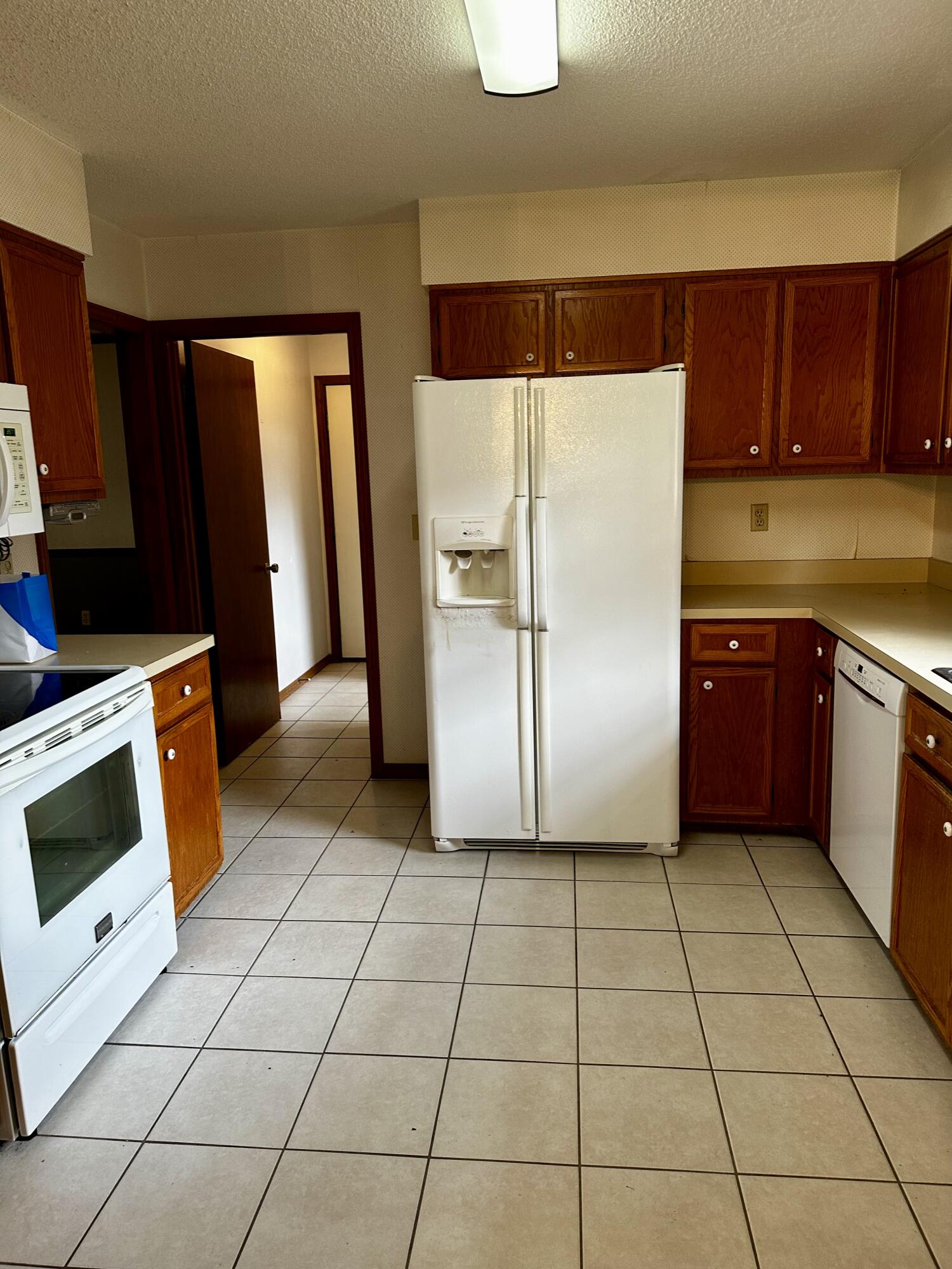 CARIBBEAN VILLAGE 1B - Residential Lease