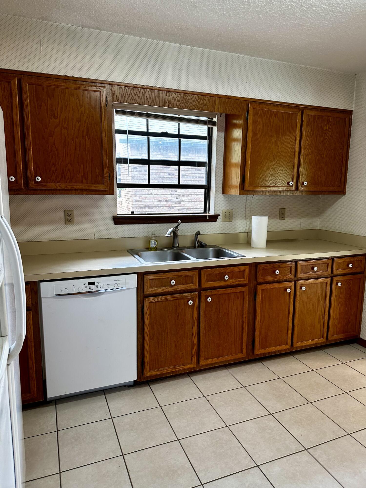 CARIBBEAN VILLAGE 1B - Residential Lease
