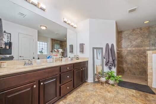 WINDMEADOWS - Residential