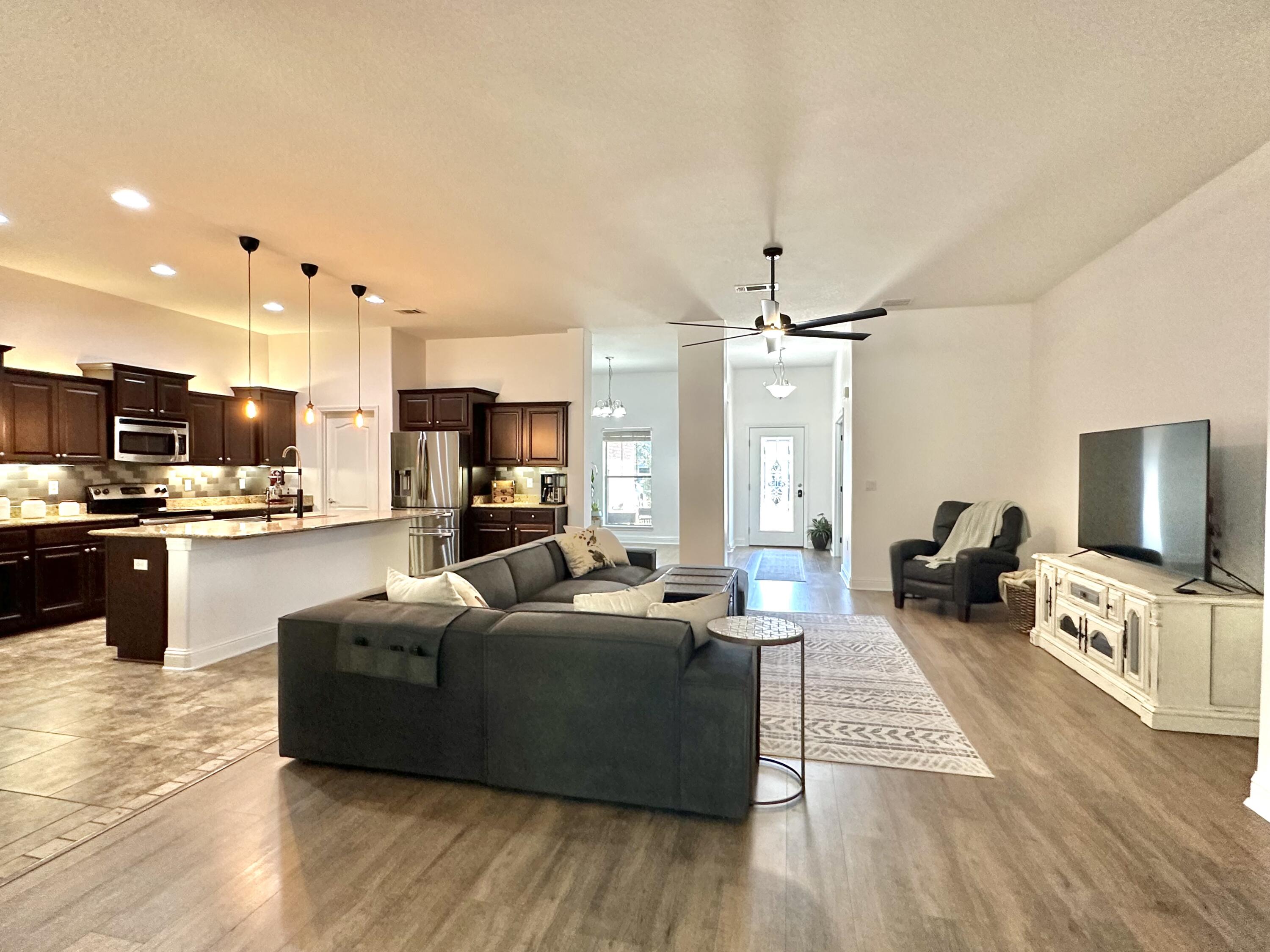 WINDMEADOWS - Residential