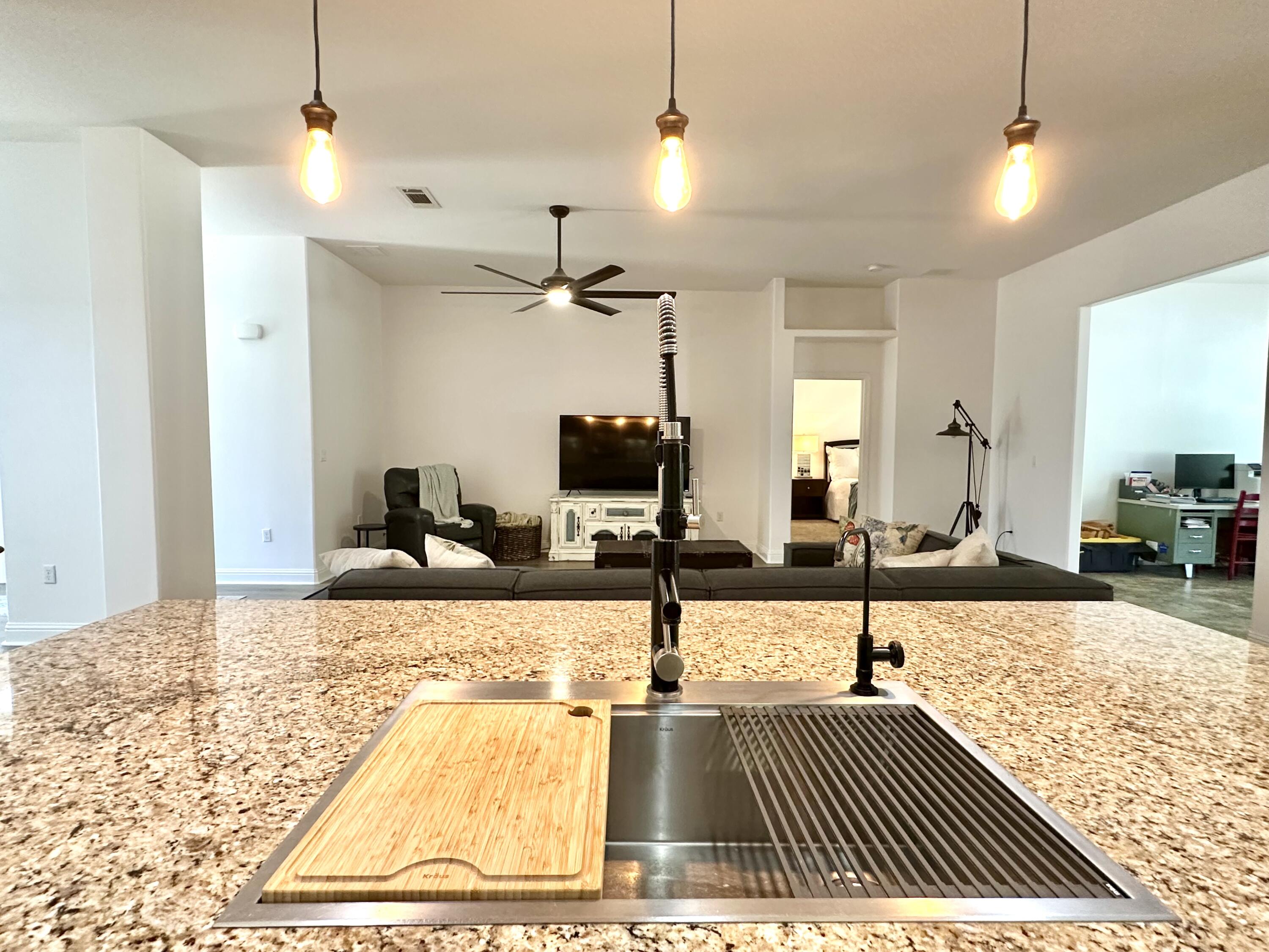 WINDMEADOWS - Residential