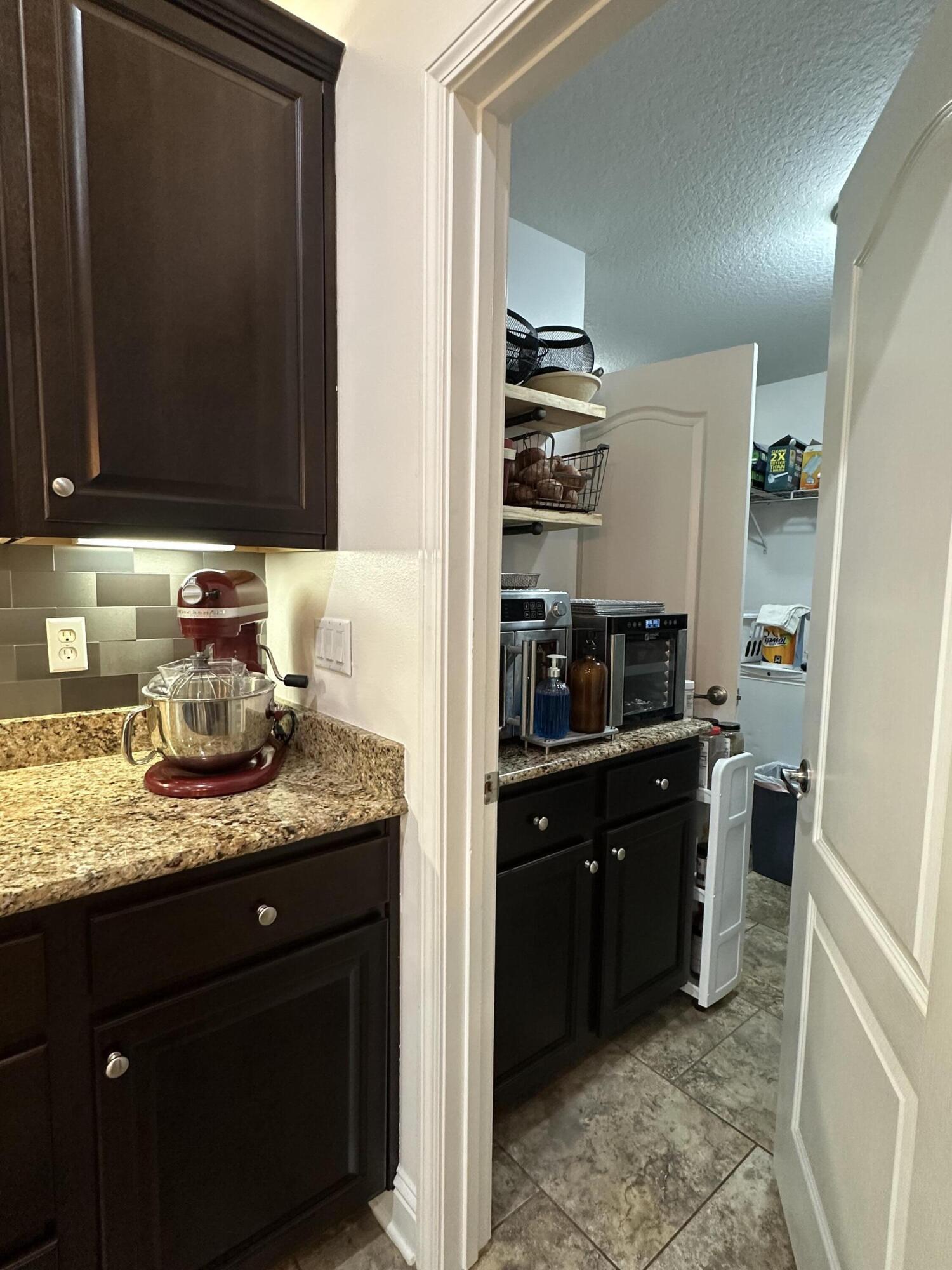 WINDMEADOWS - Residential