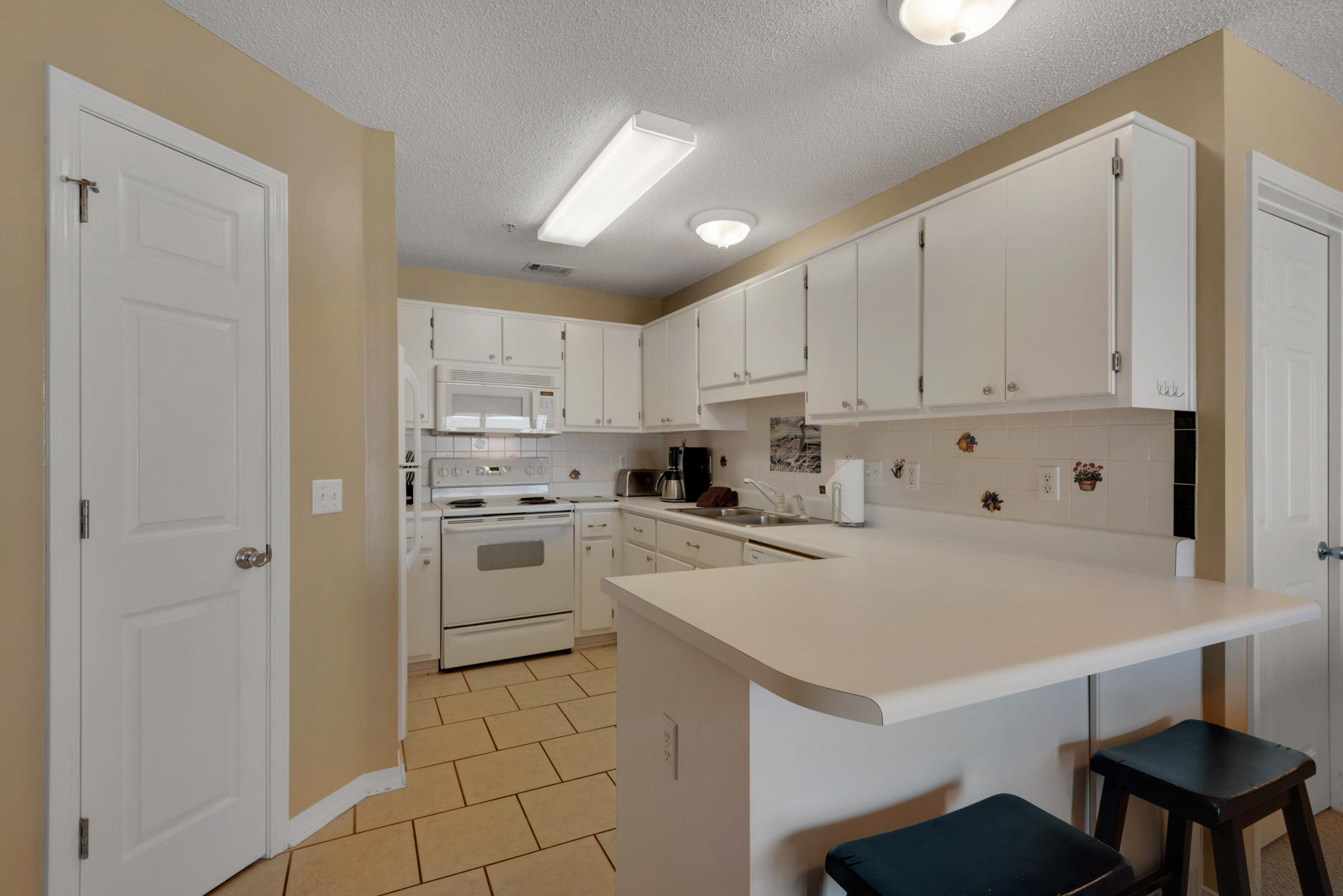 SUNSET HARBOUR VILLAS CONDO - Residential