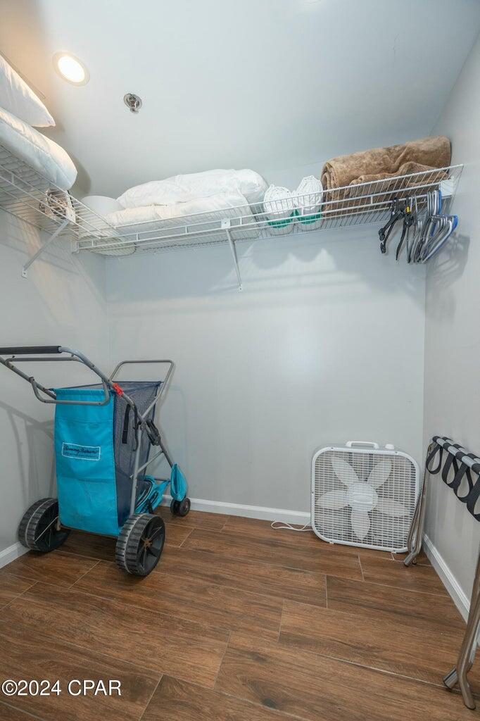 EDGEWATER TOWER 3 - Residential