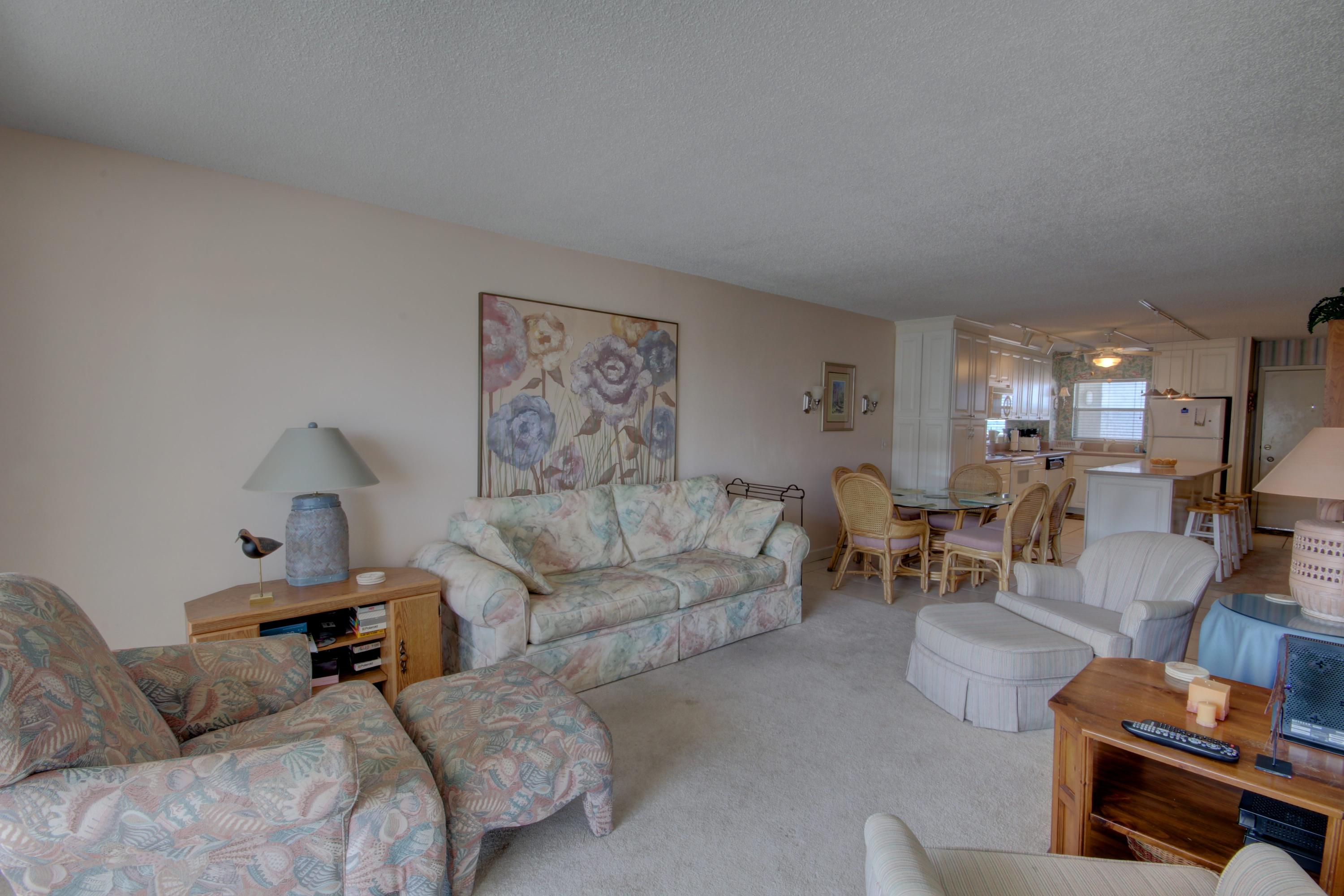 EL MATADOR CONDO - Residential