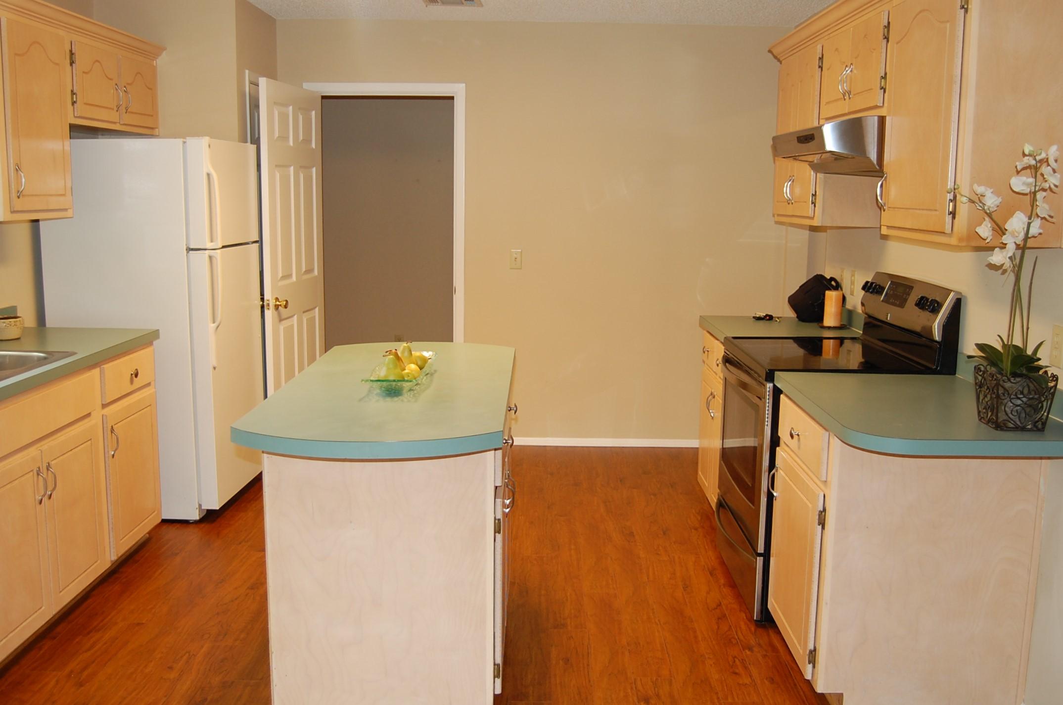 PARKWOOD COURT AT BLUEWATER BAY - Residential