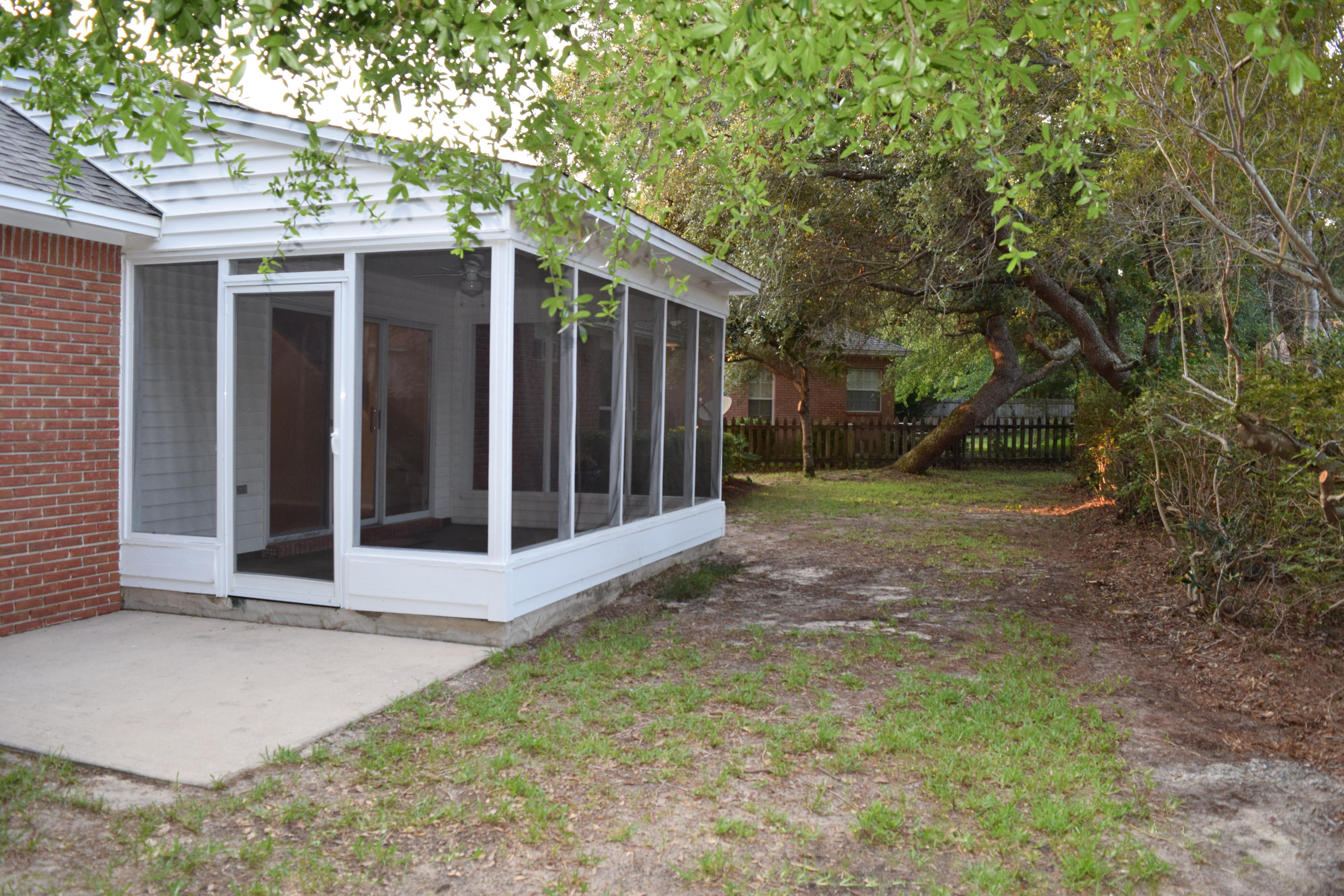 PARKWOOD COURT AT BLUEWATER BAY - Residential