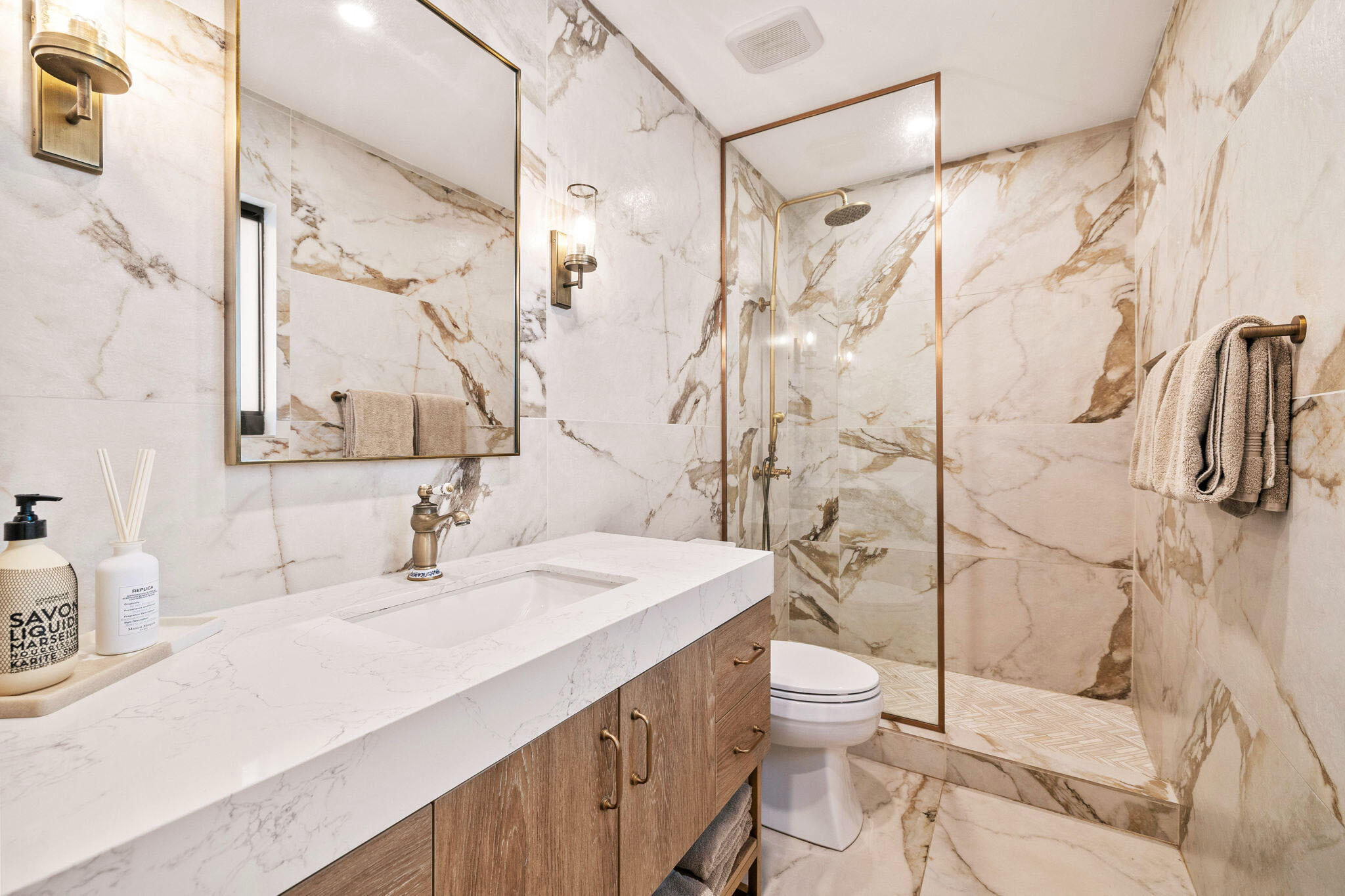 HIDDEN BEACH VILLAS CONDO - Residential