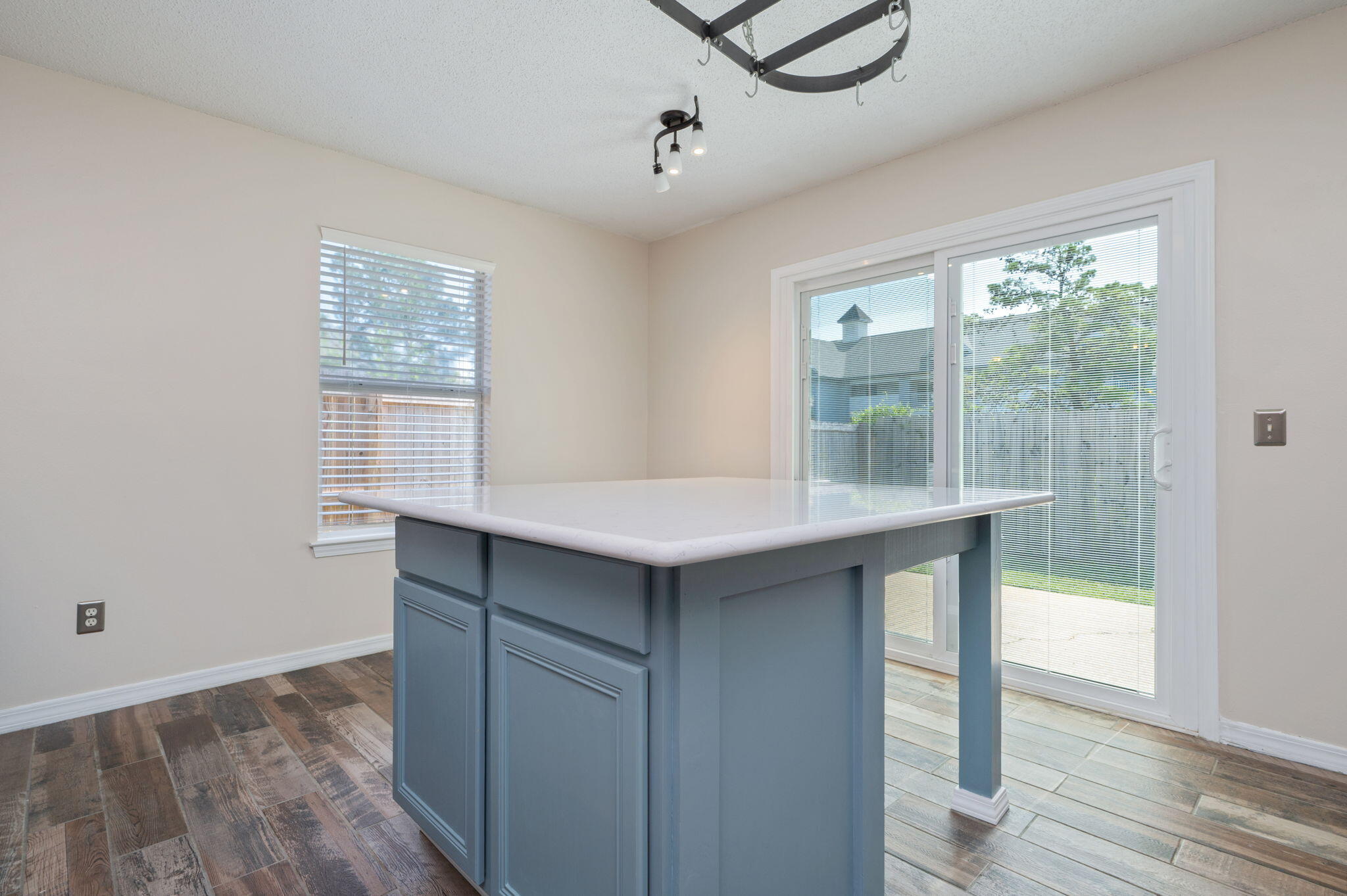 VINEYARD THE - Residential Lease