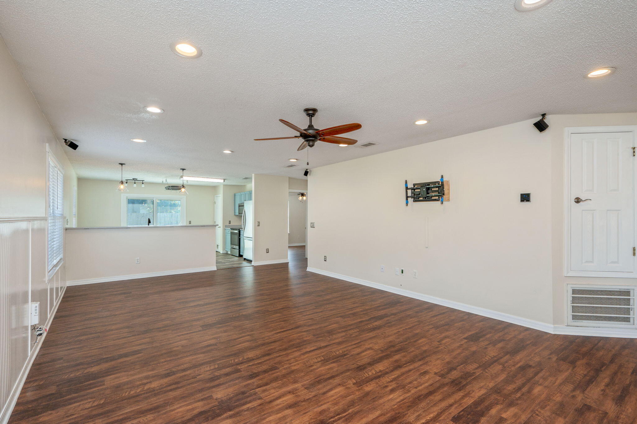 VINEYARD THE - Residential Lease