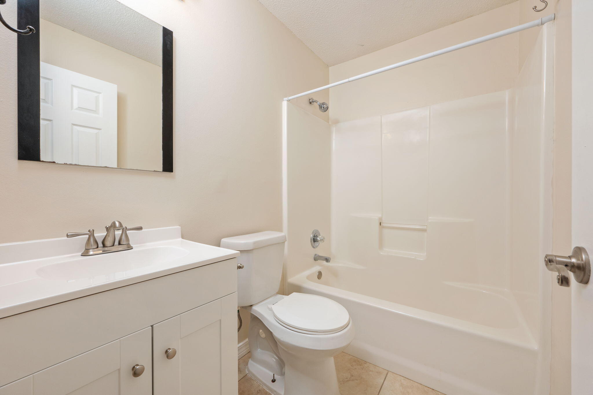 VINEYARD THE - Residential Lease