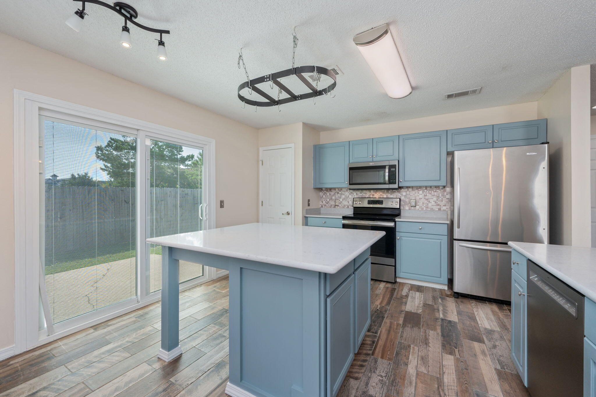VINEYARD THE - Residential Lease