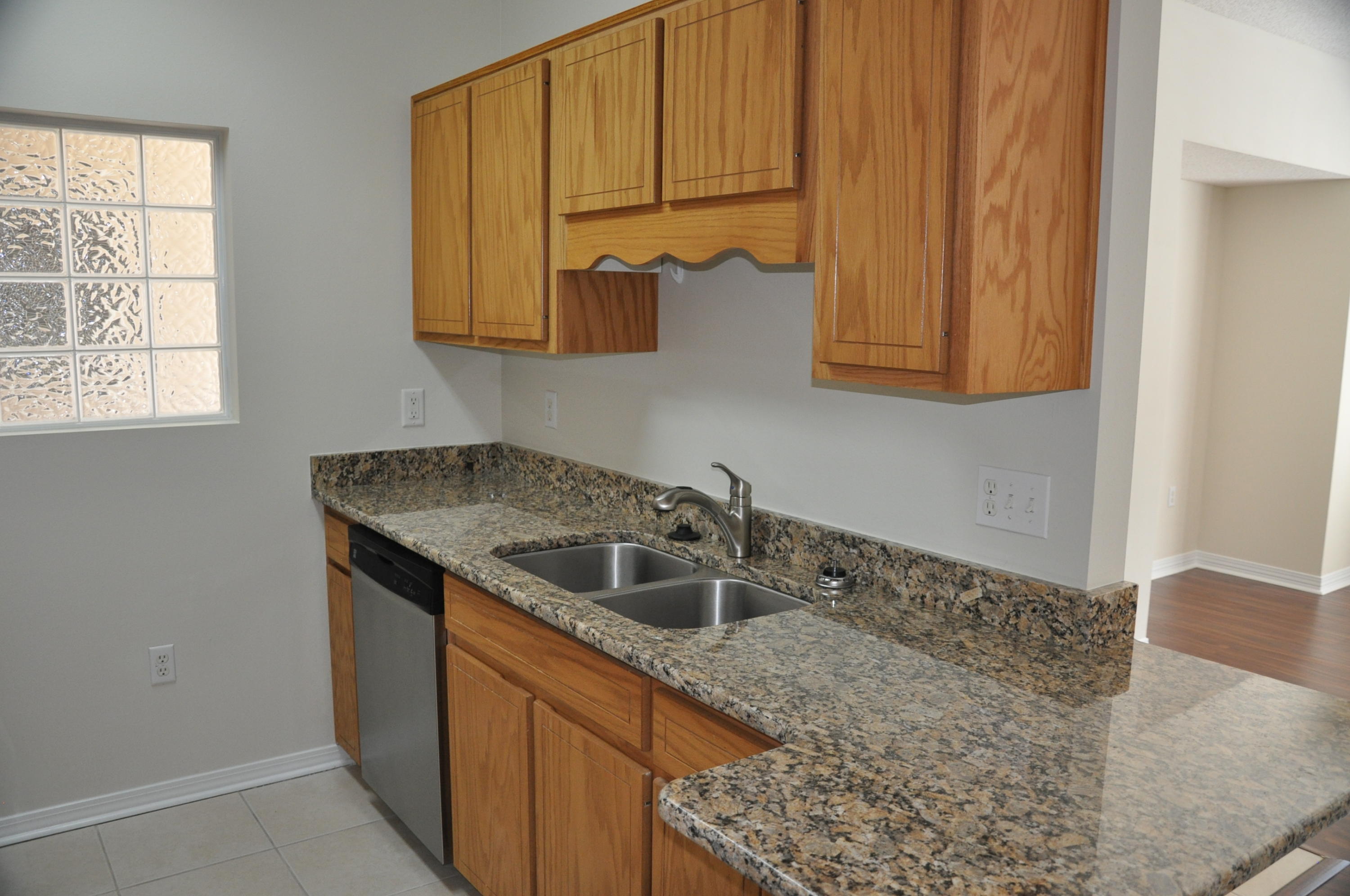 the Oaks at Niceville condo, unit 219, building #5 - Residential