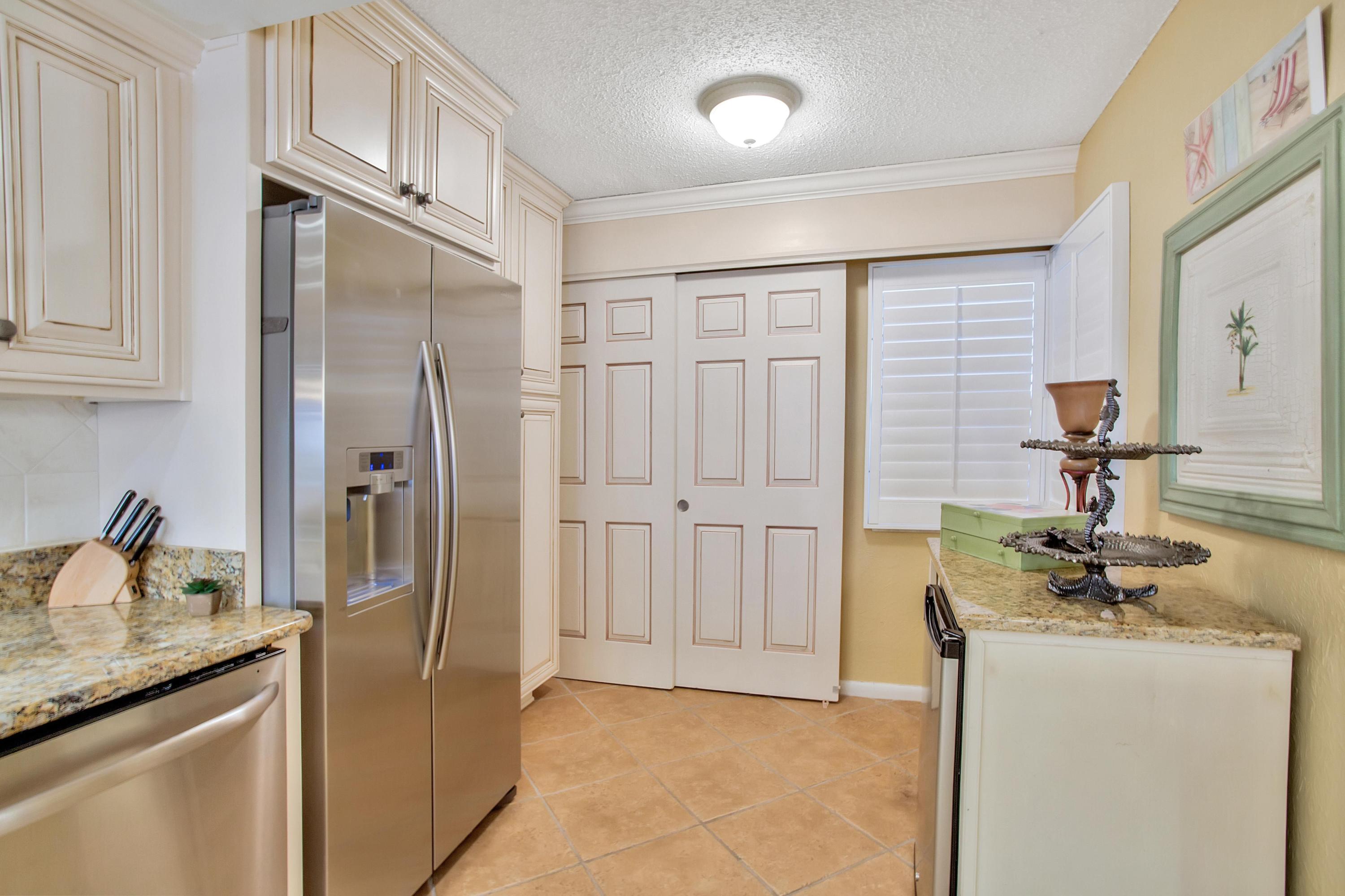 INLET REEF CLUB CONDO - Residential