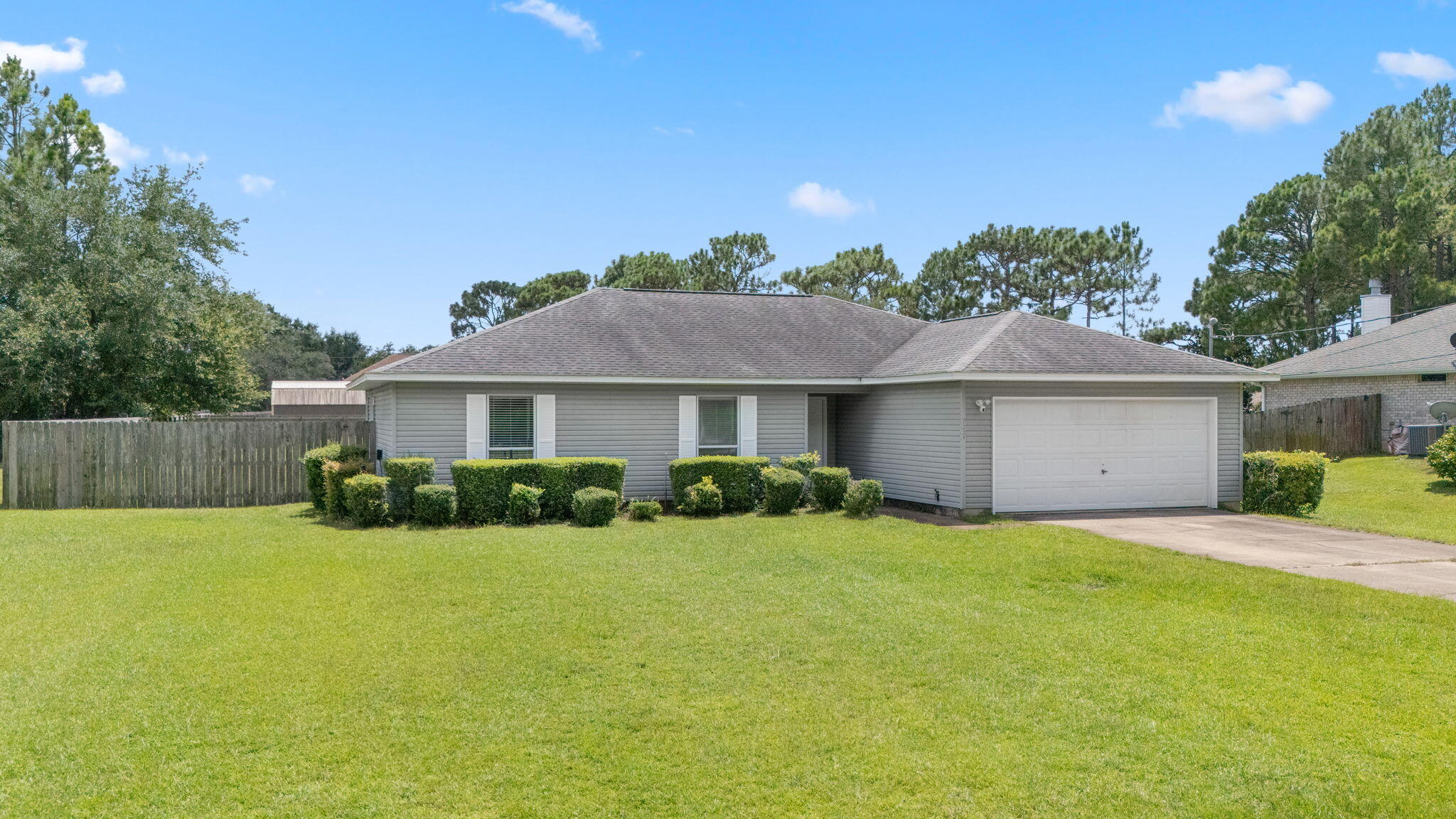 HOLLEY BY THE SEA - Residential