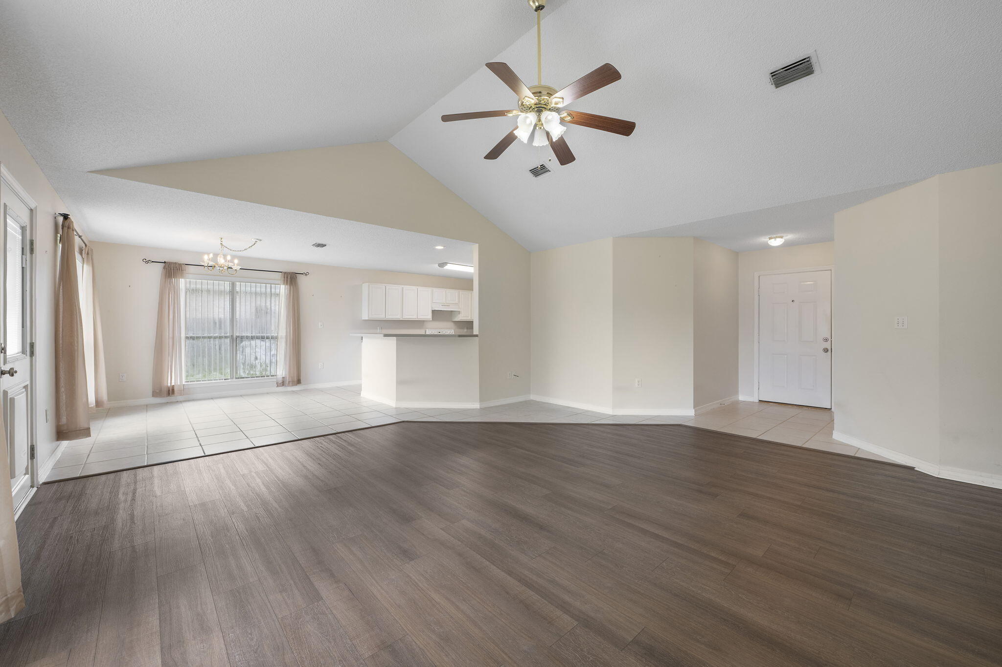 HOLLEY BY THE SEA - Residential