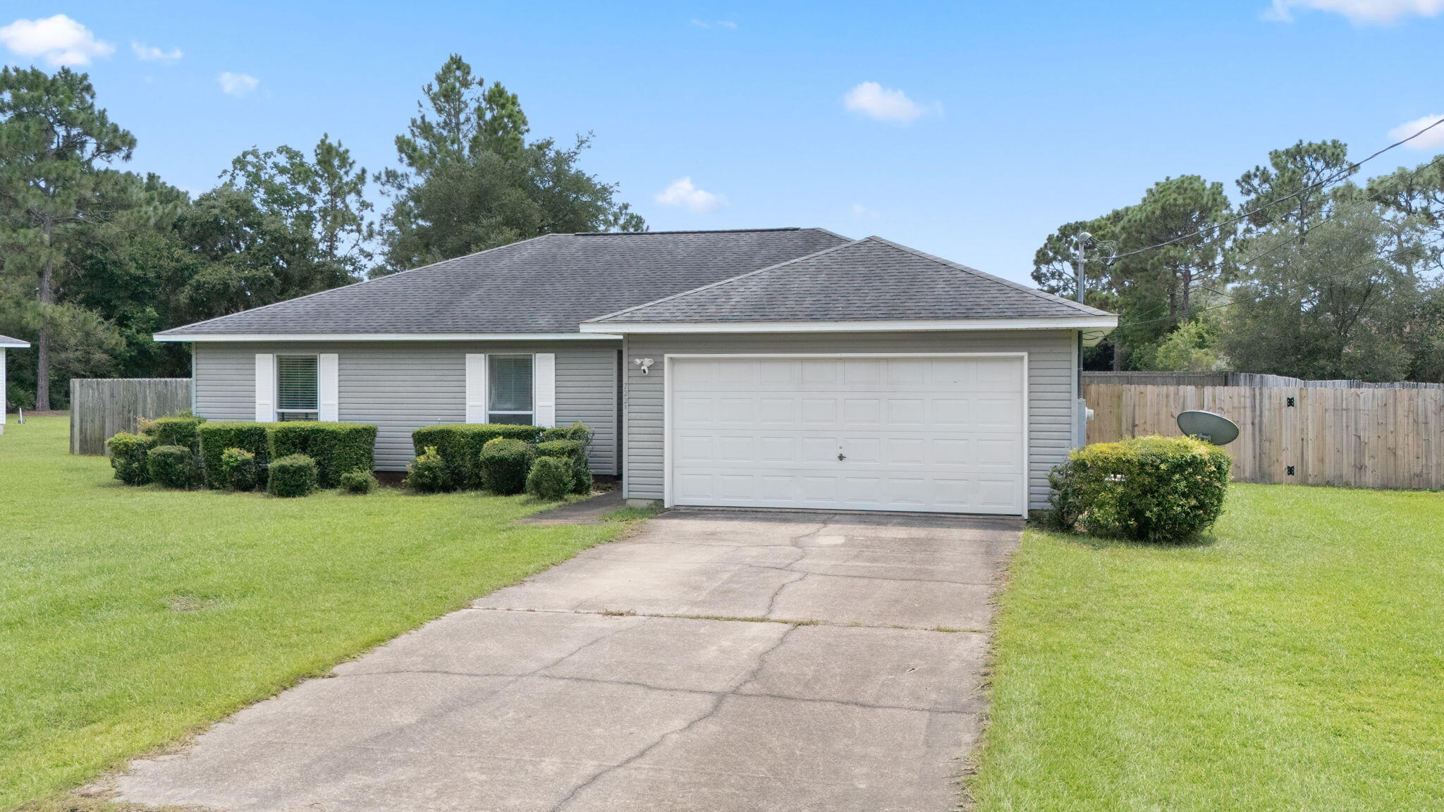 HOLLEY BY THE SEA - Residential