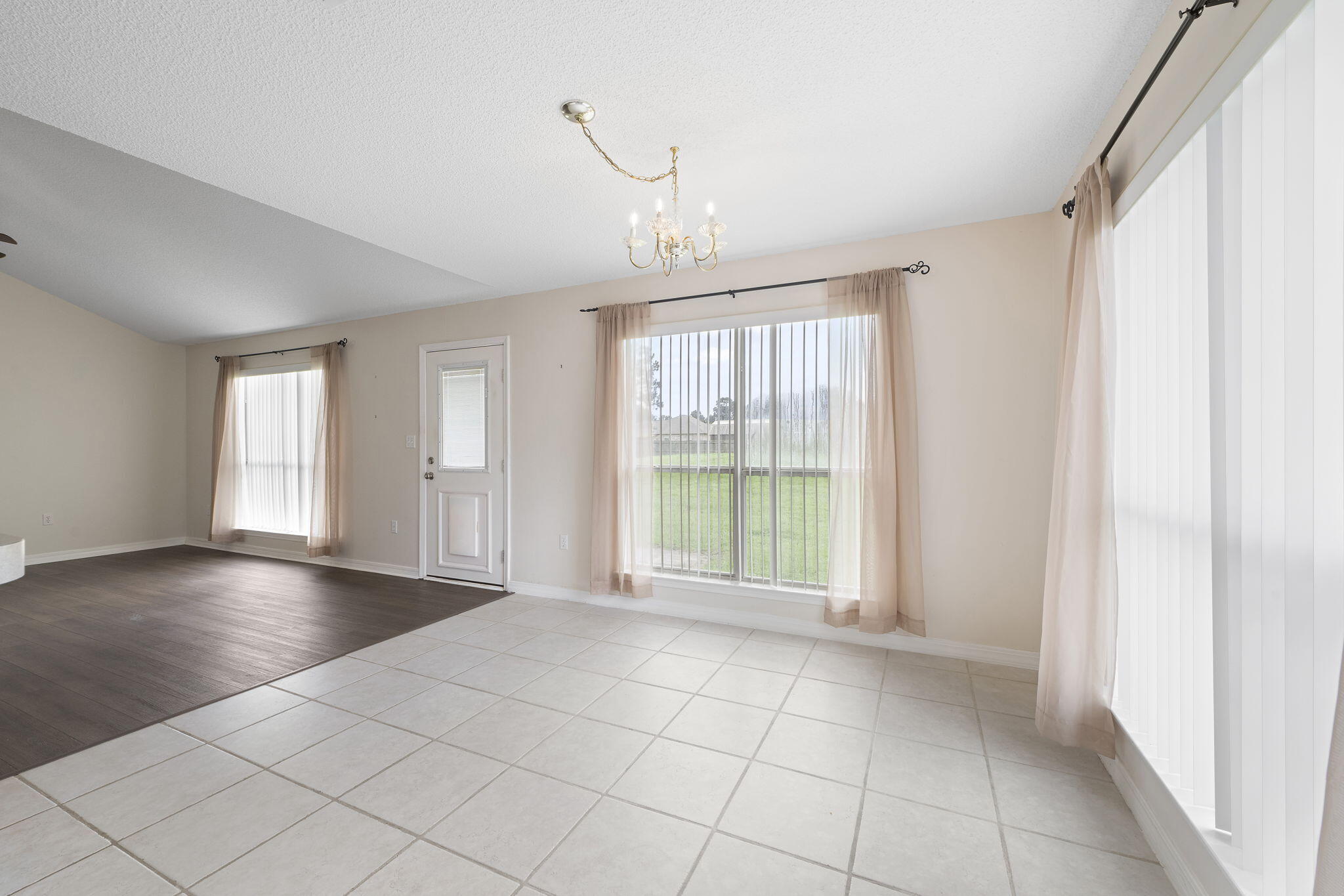 HOLLEY BY THE SEA - Residential