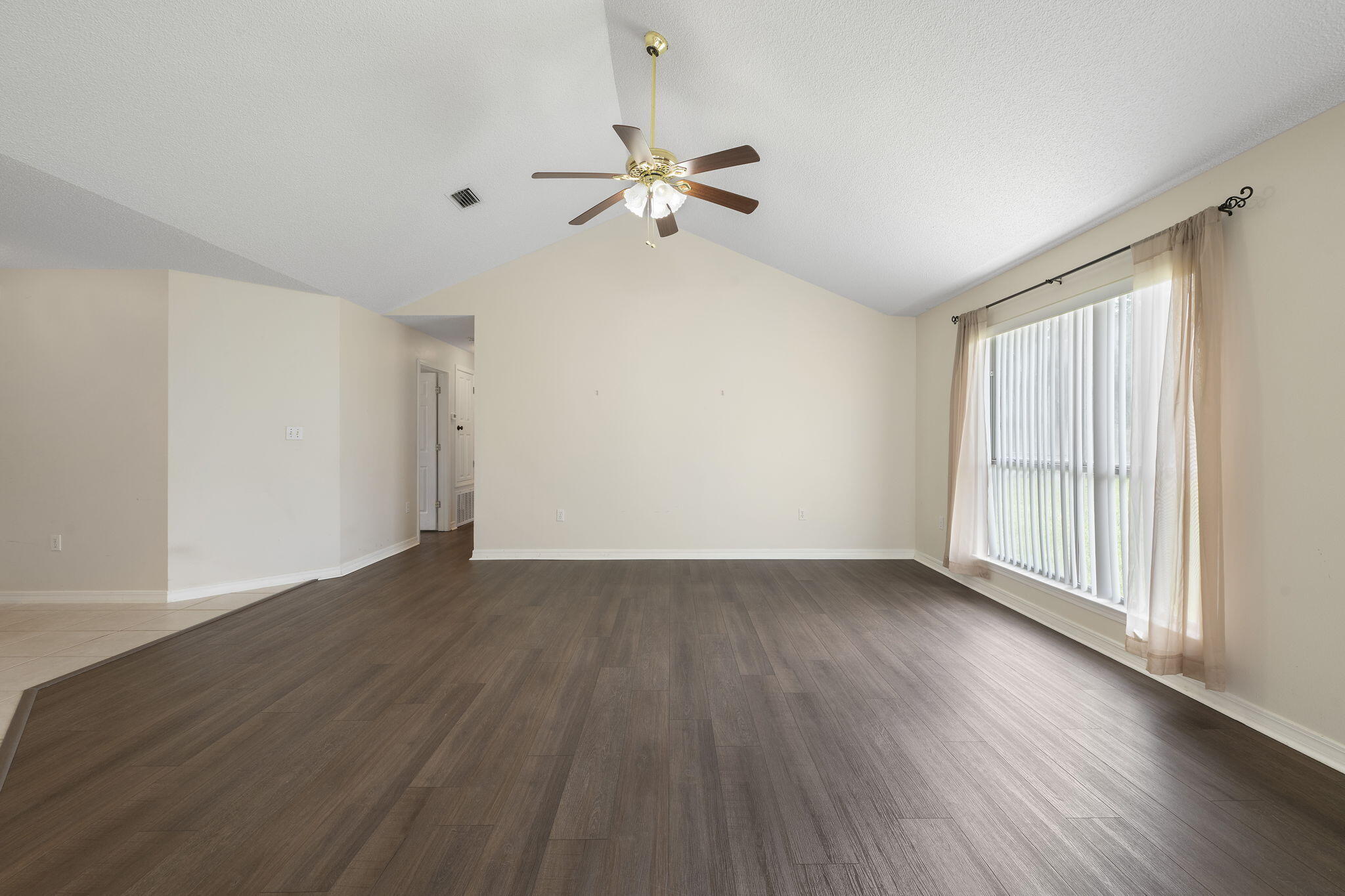 HOLLEY BY THE SEA - Residential