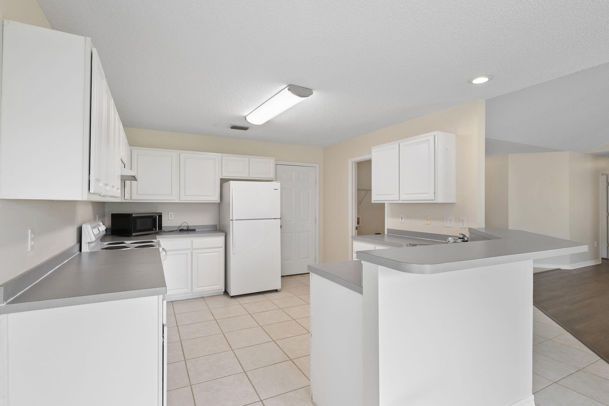 HOLLEY BY THE SEA - Residential