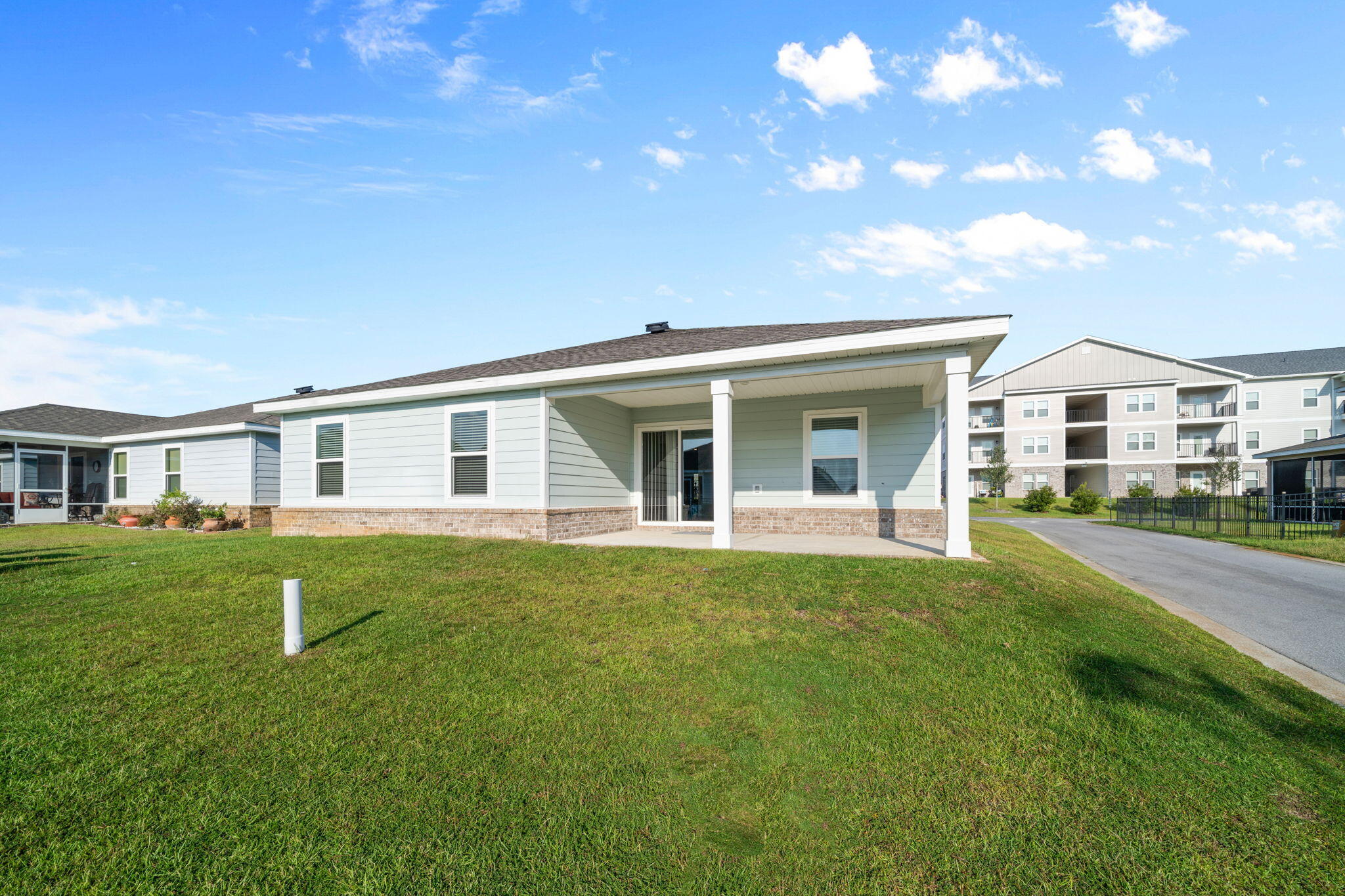 RIVERWALK - Residential