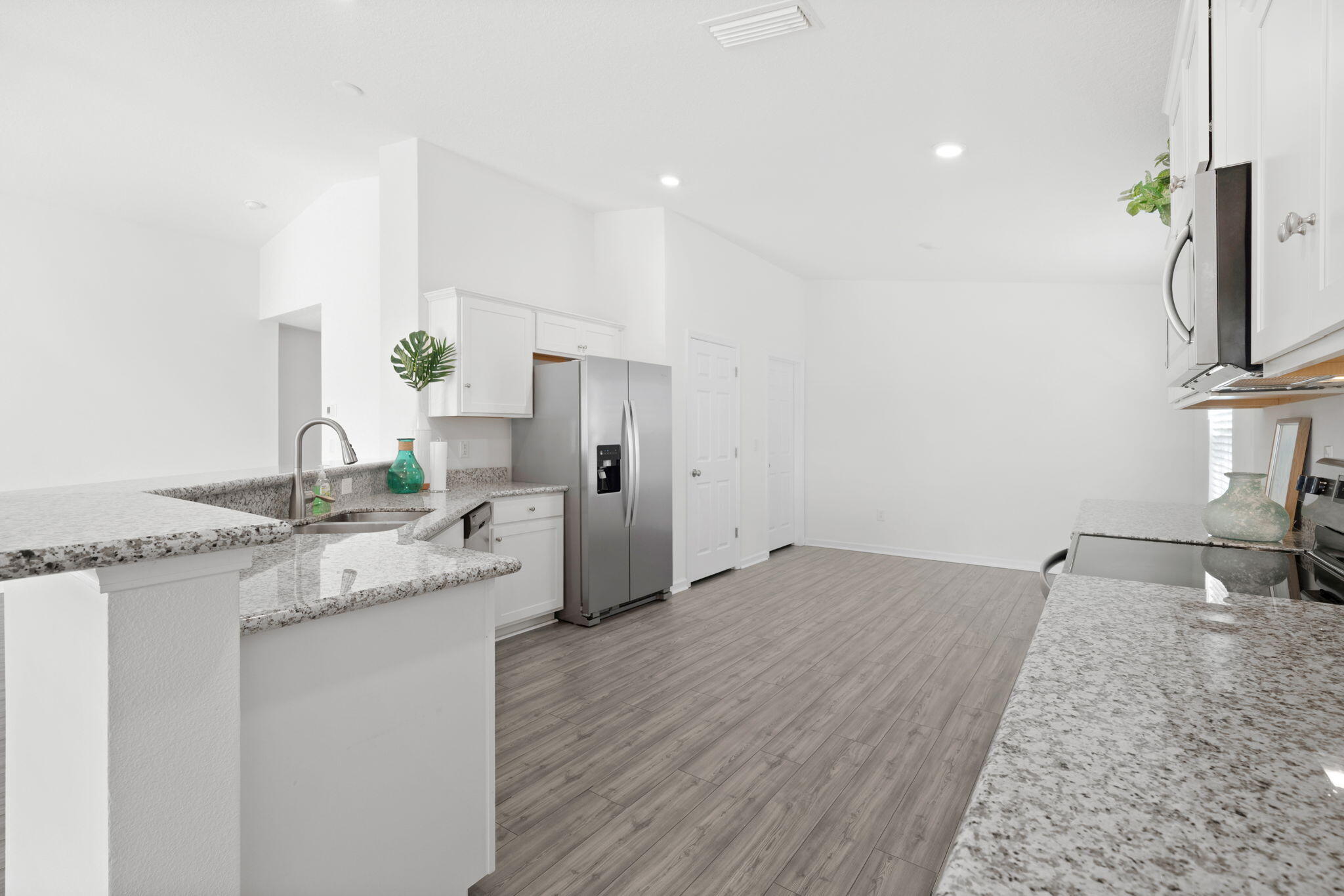 RIVERWALK - Residential