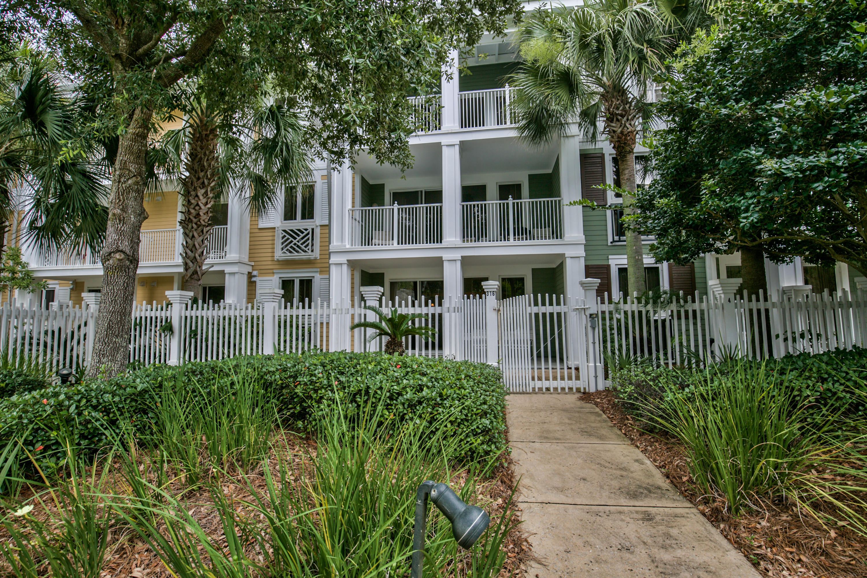 PILOT HOUSE - Residential