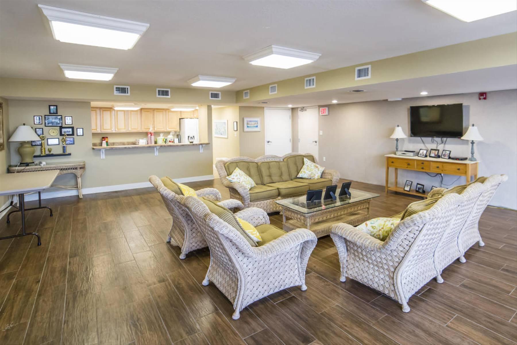 ISLAND ECHOS - Residential