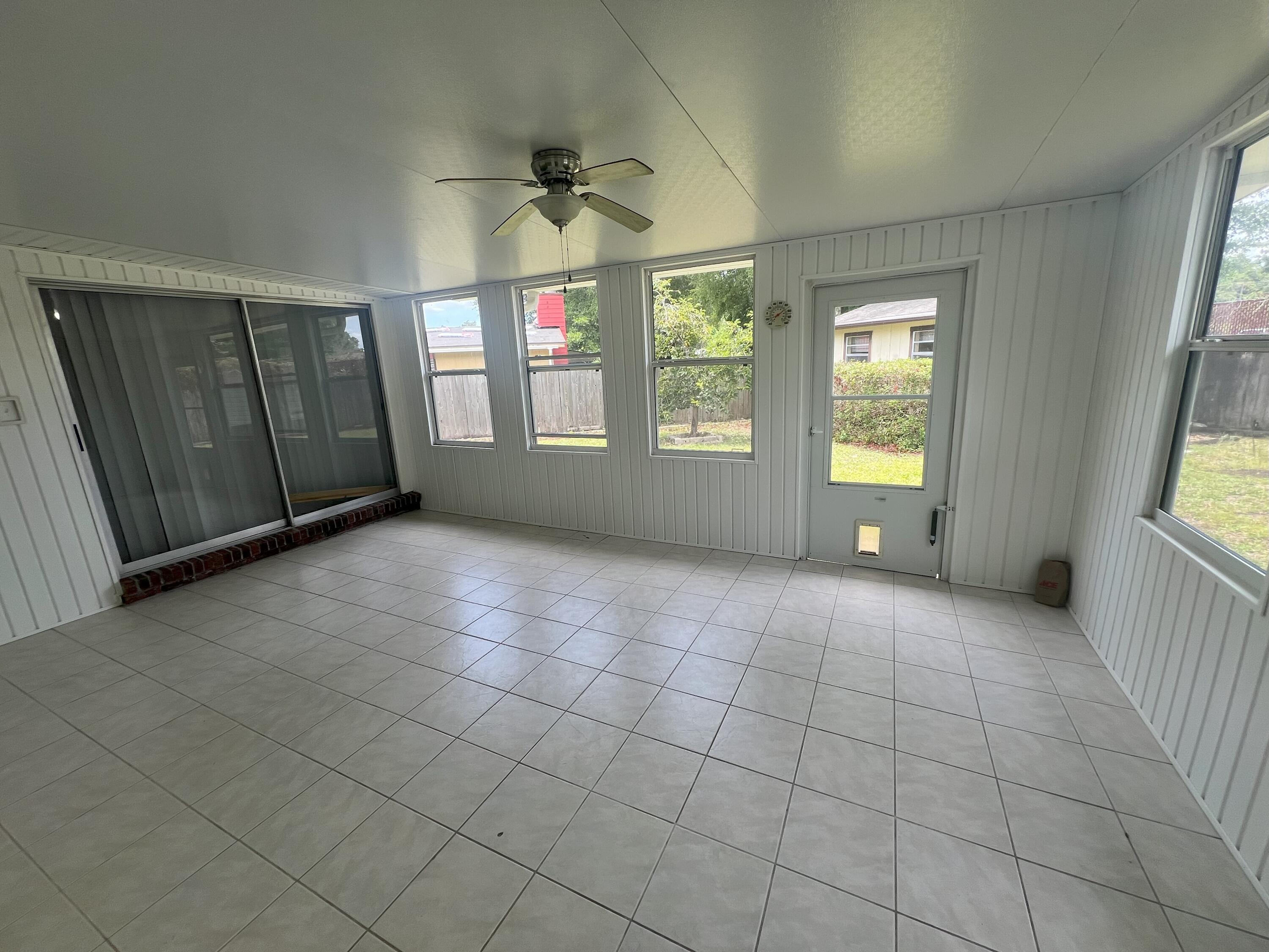 SHERWOOD FOREST - Residential Lease