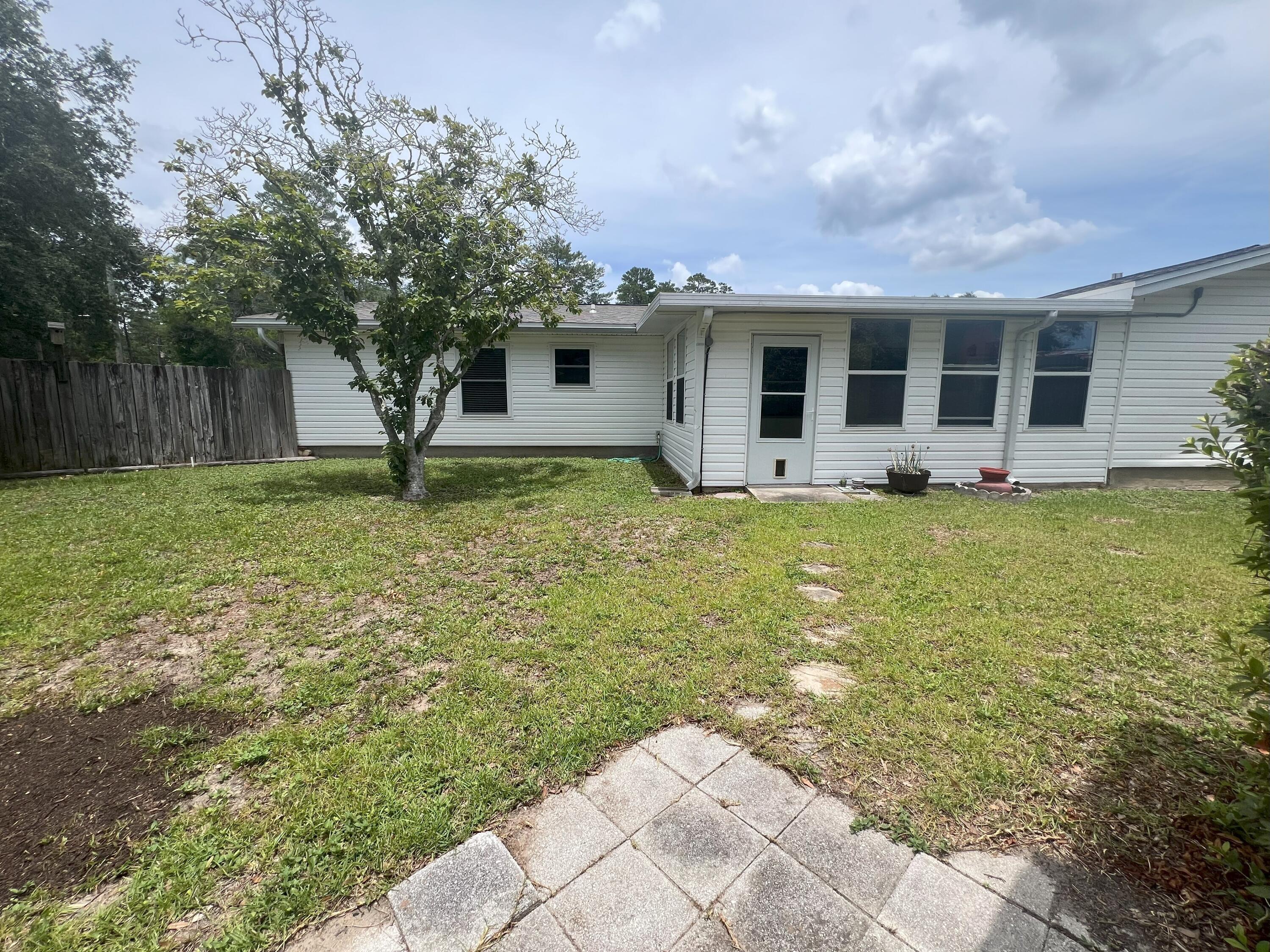 SHERWOOD FOREST - Residential Lease