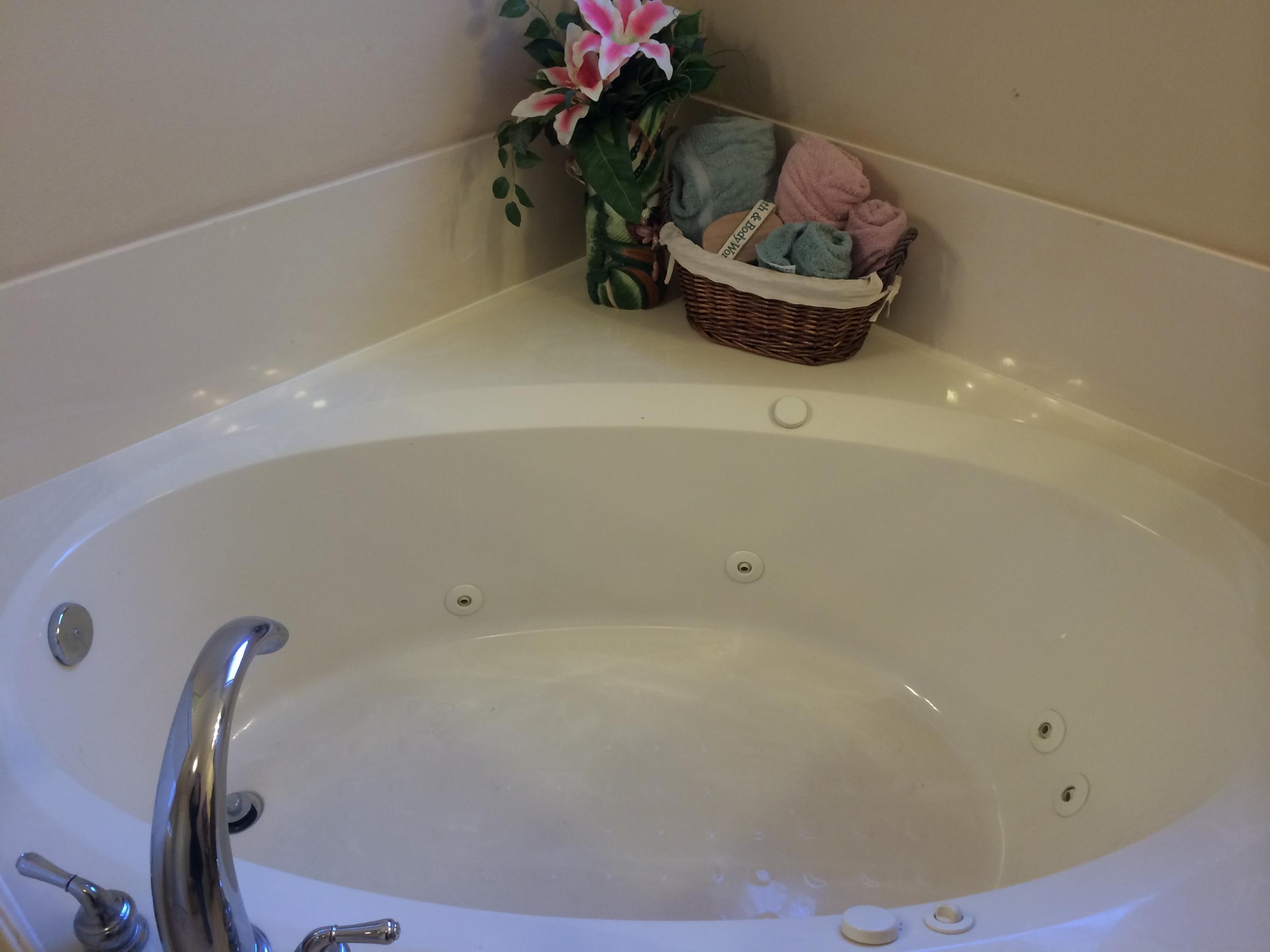 CHARDONNAY ESTATES - Residential