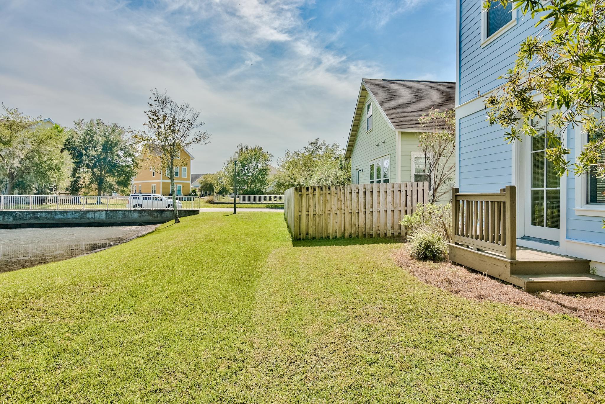 HARRISON'S WALK - Residential