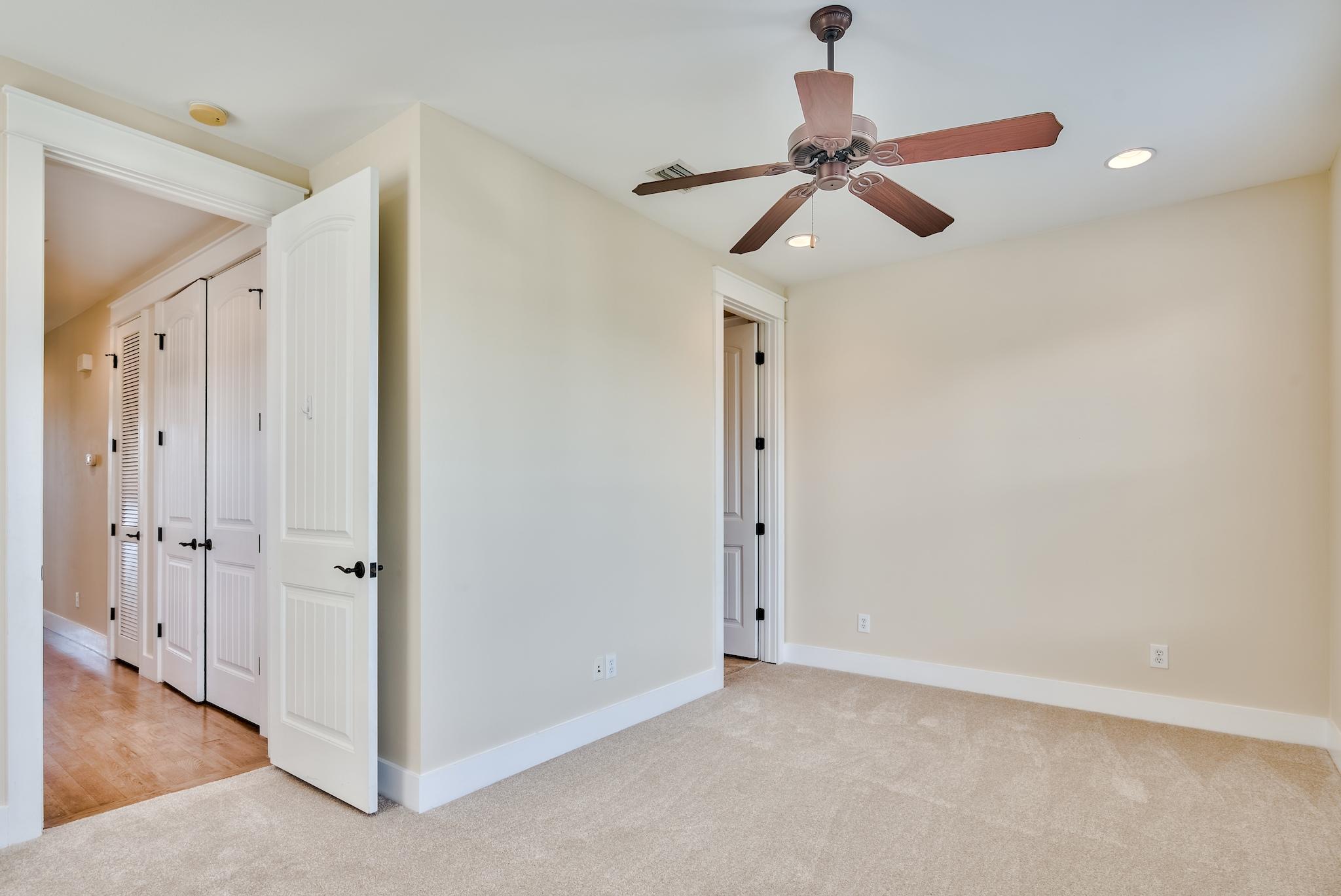 HARRISON'S WALK - Residential