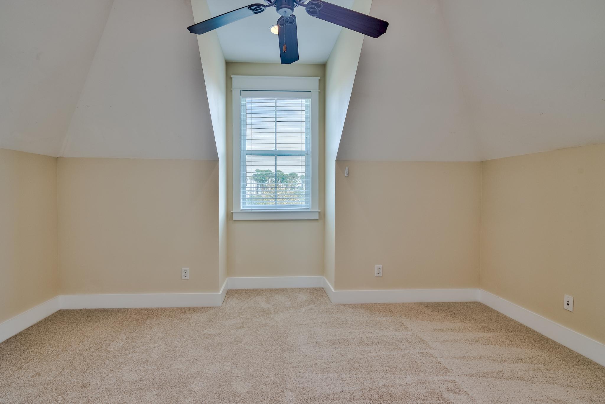 HARRISON'S WALK - Residential