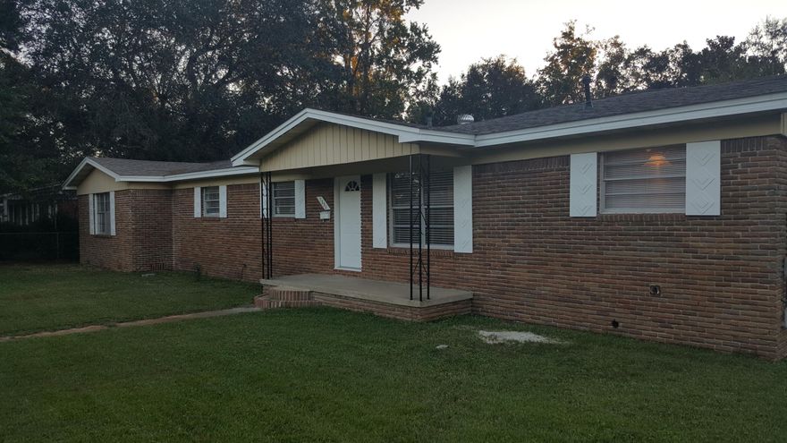 Huge L-Shaped Home on a Huge Corner Lot! Conveniently Located less than 10 minutes to Eglin & Hurlburt. Offering 2519 sq ft w/ 4 Bedrooms & 3 FULL Bathrooms it sits on almost a Half Acre! With 900+ sq ft of Garage Space and a 1500 sq ft Driveway, you can park anything. Extremely Motivated Sellers PRICED TO SELL @ only $107 per sq ft! Boasting Updates like a BRAND NEW ROOF, BRAND NEW PLUMBING, and BRAND NEW TANKLESS HOT WATER SYSTEM. Gourmet Chef's Kitchen has 2 Sinks & ALL STAINLESS Electrolux App. Pkg! Dual Convection Oven w/ Direct Output Hood Fan & Wine Fridge. BRAND NEW INT/EXT PAINT Orig. Hardwoods & Cedar Cathedral Ceilings create a Rustic Charm and Character that's truly one of a kind. Nat. Gas BBQ comes w/ the Home. Spacious Living in a Quiet Neighborhood Come and See for Yourself!