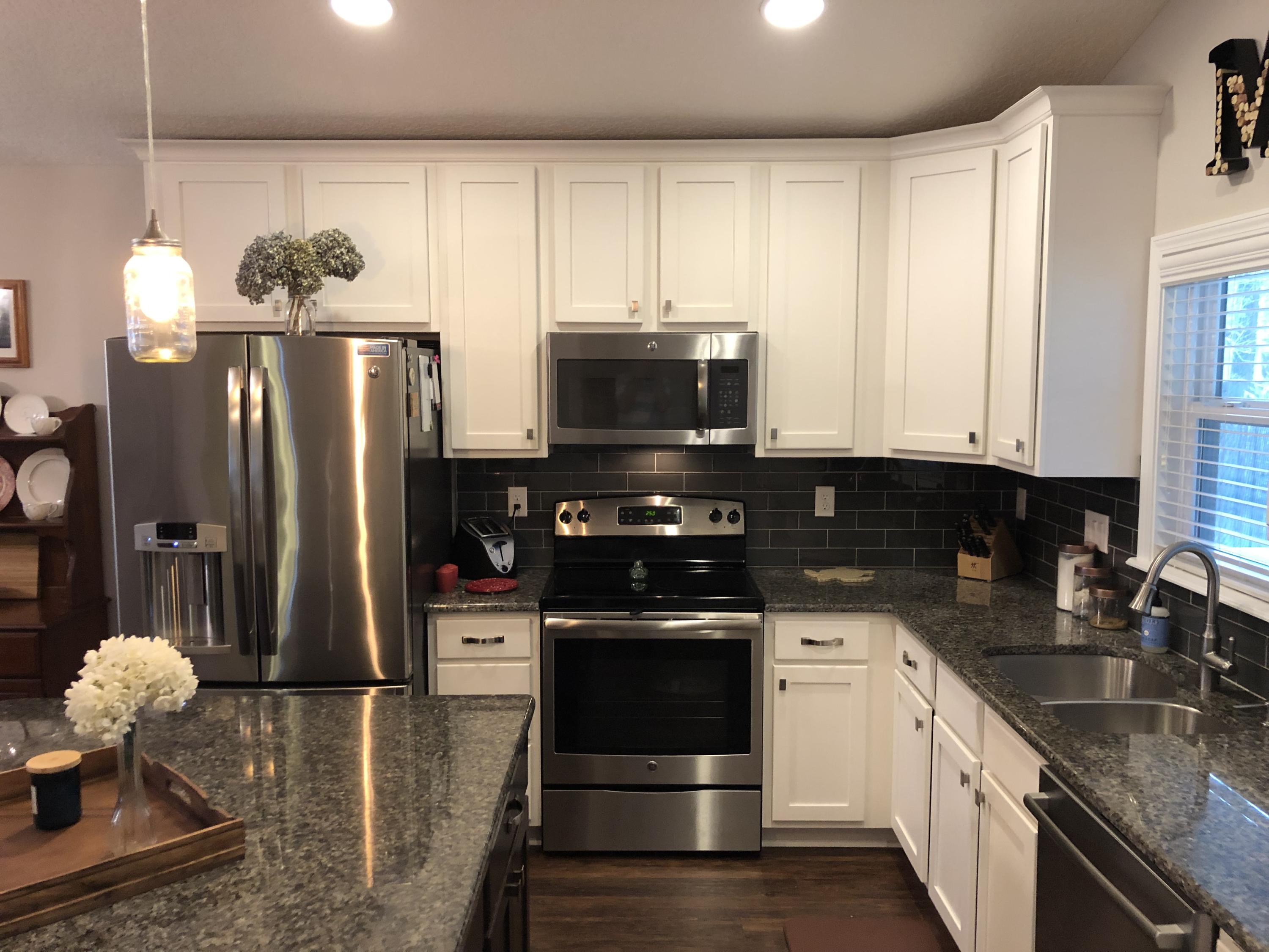 Manor Del Rio - Residential