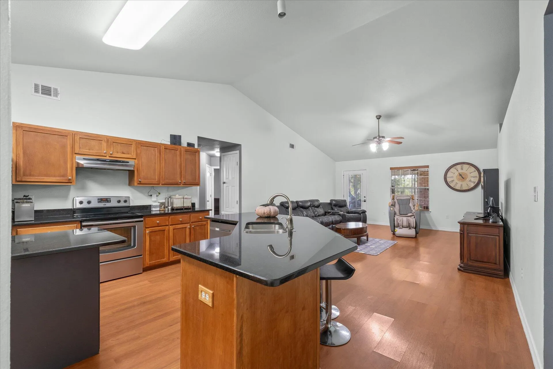 Navarre, Florida 32566, United States, 5 Bedrooms Bedrooms, ,3 BathroomsBathrooms,Residential,Active,46925